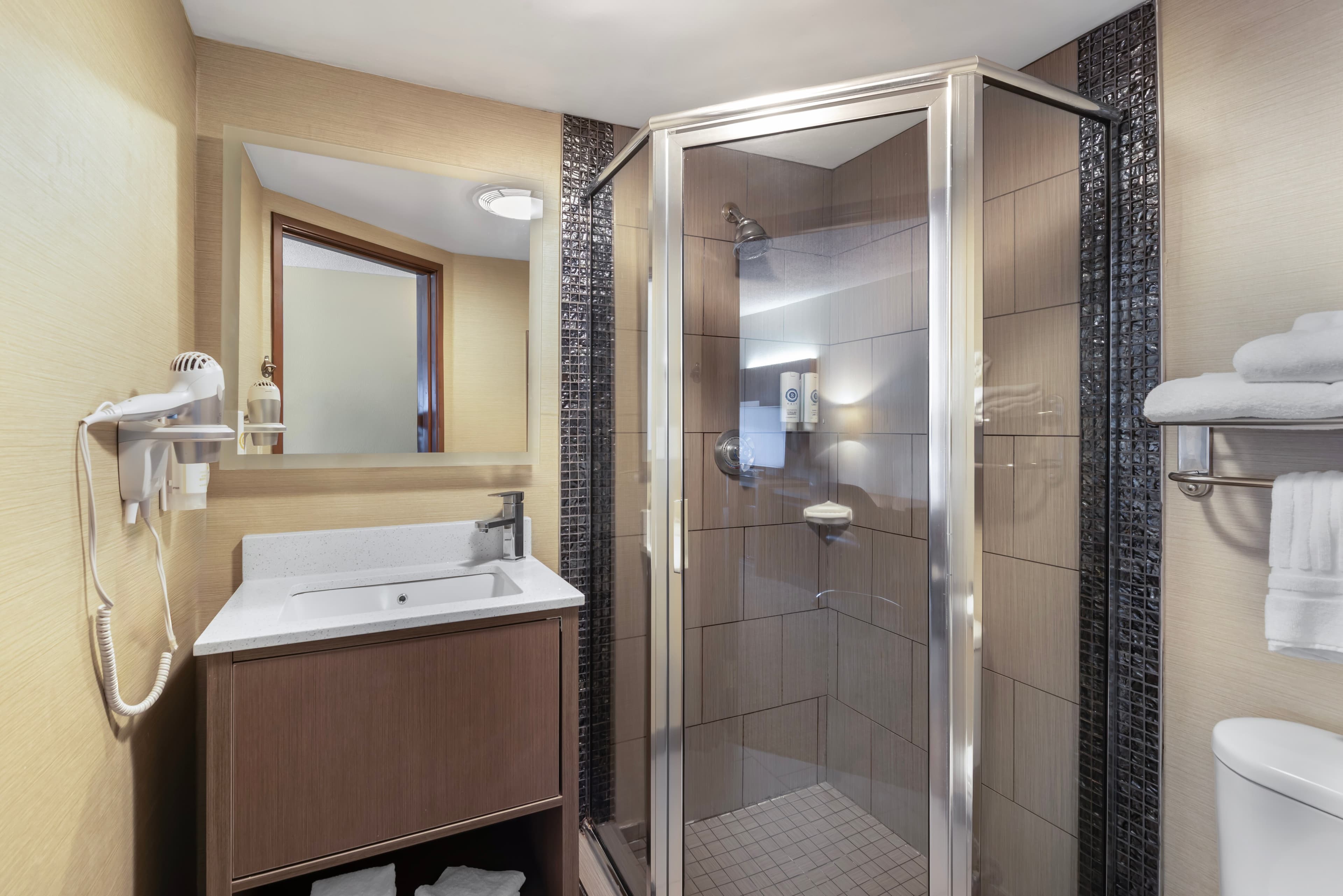 Comfort Inn & Suites Butler — 9