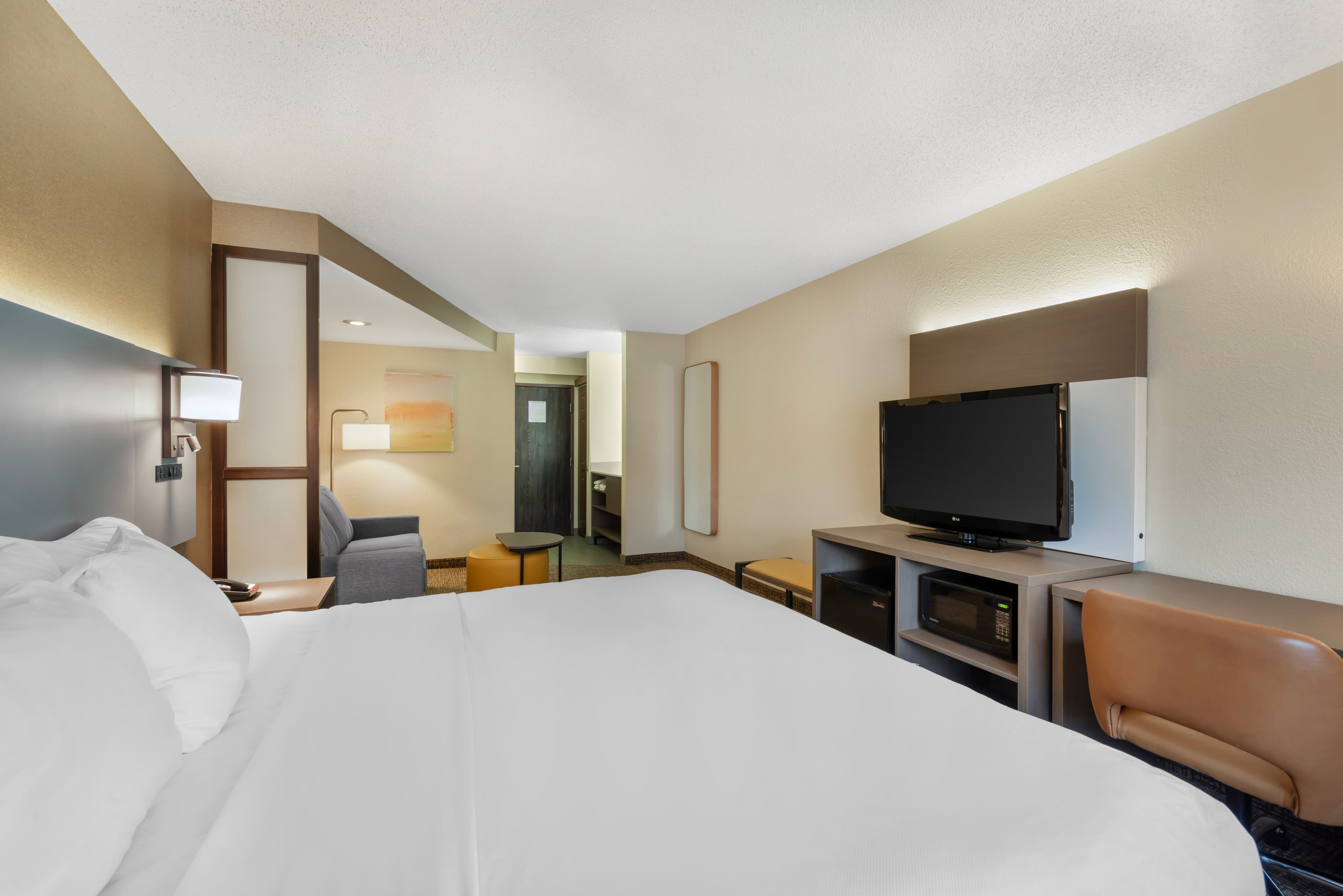 Comfort Inn & Suites Butler — 12