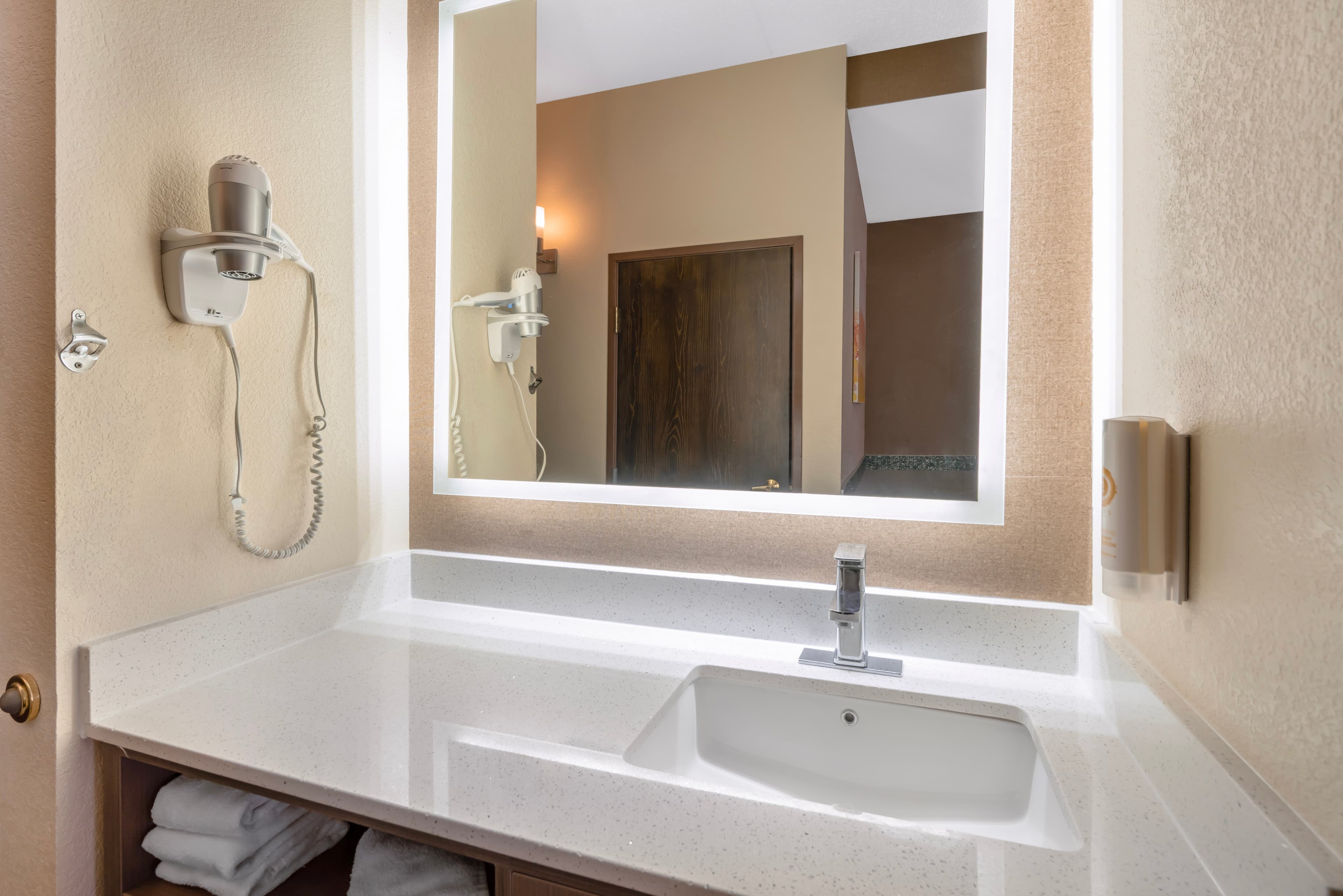 Comfort Inn & Suites Butler — 13