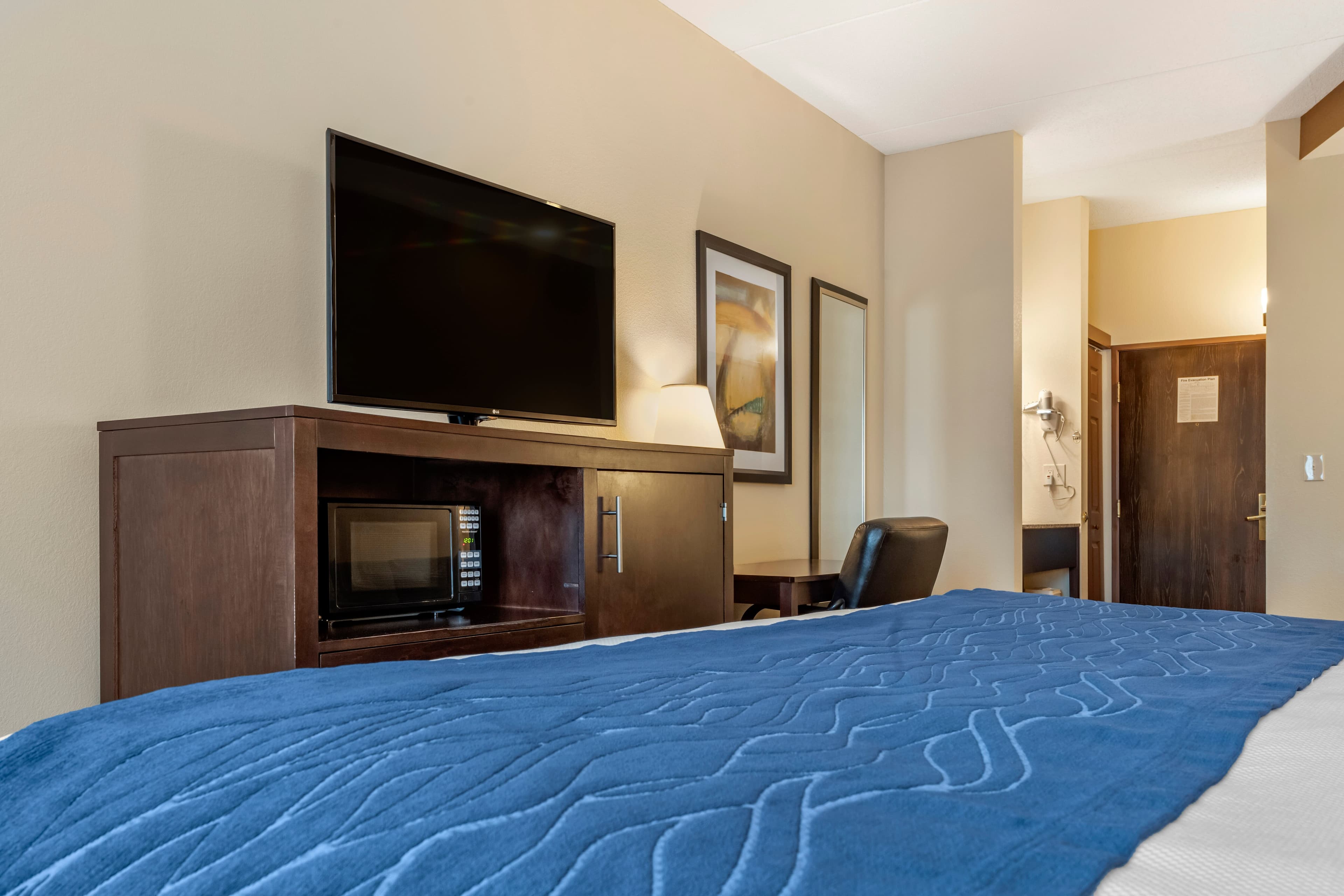 Comfort Inn & Suites Butler — 11