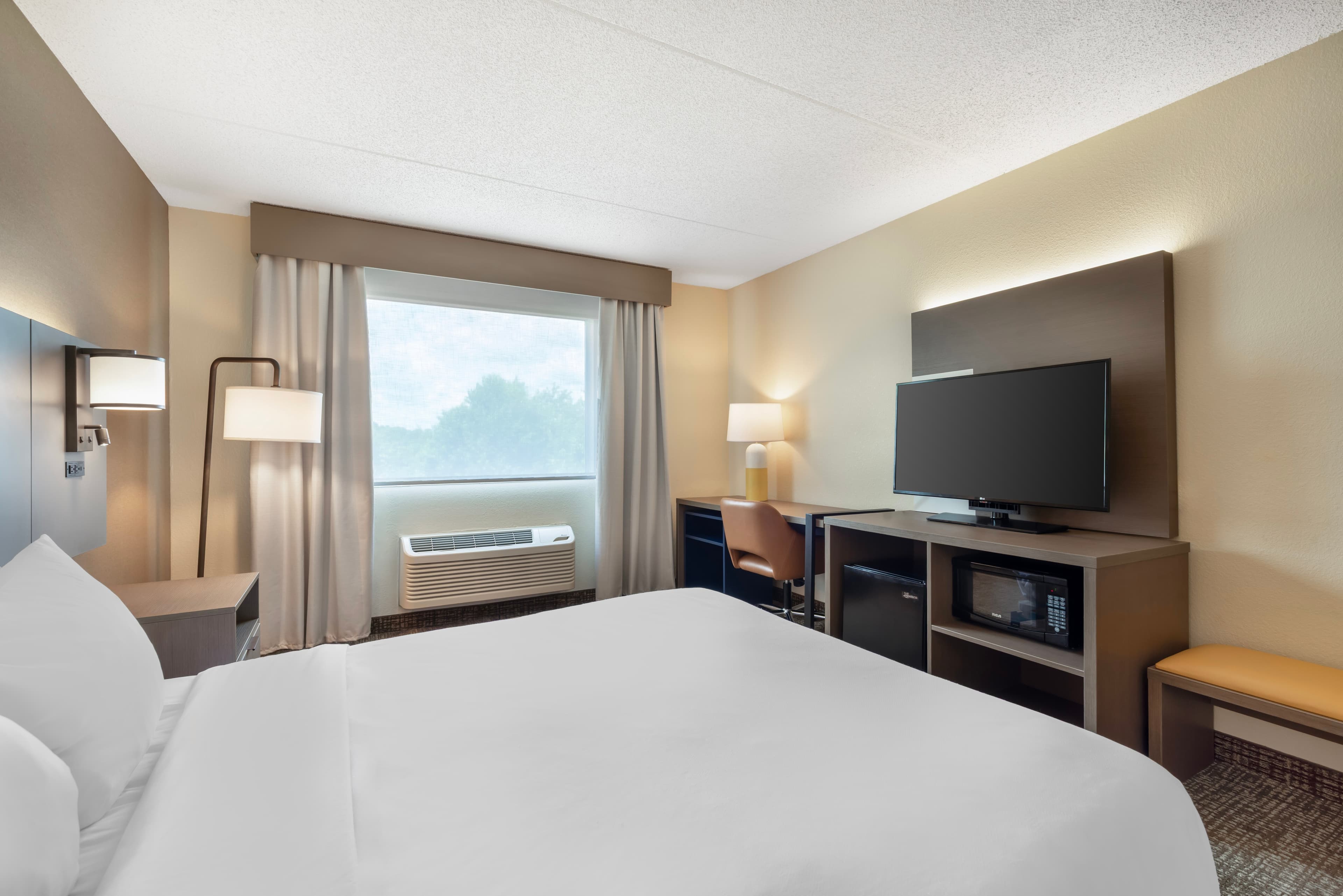 Comfort Inn & Suites Butler — 15