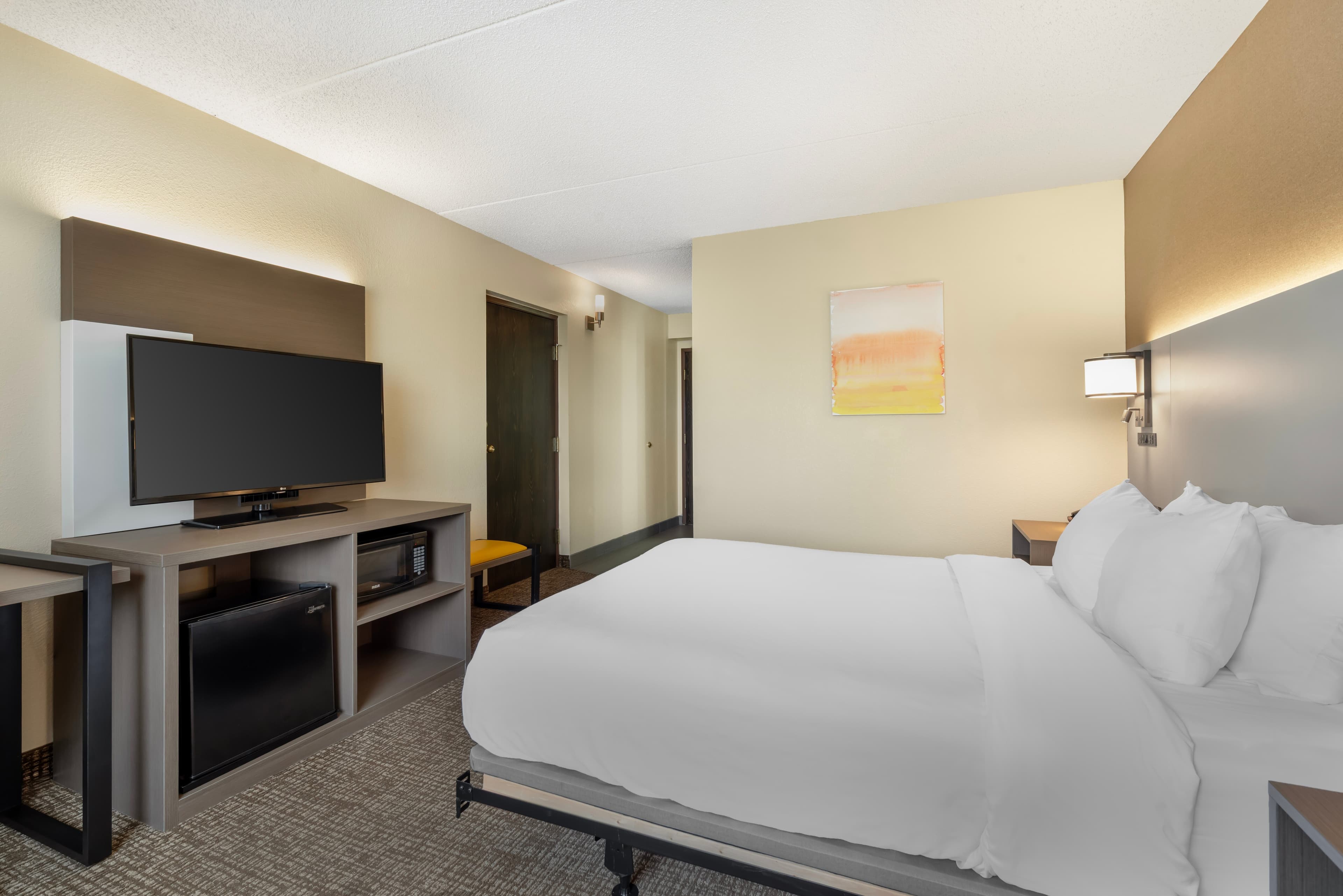 Comfort Inn & Suites Butler — 16