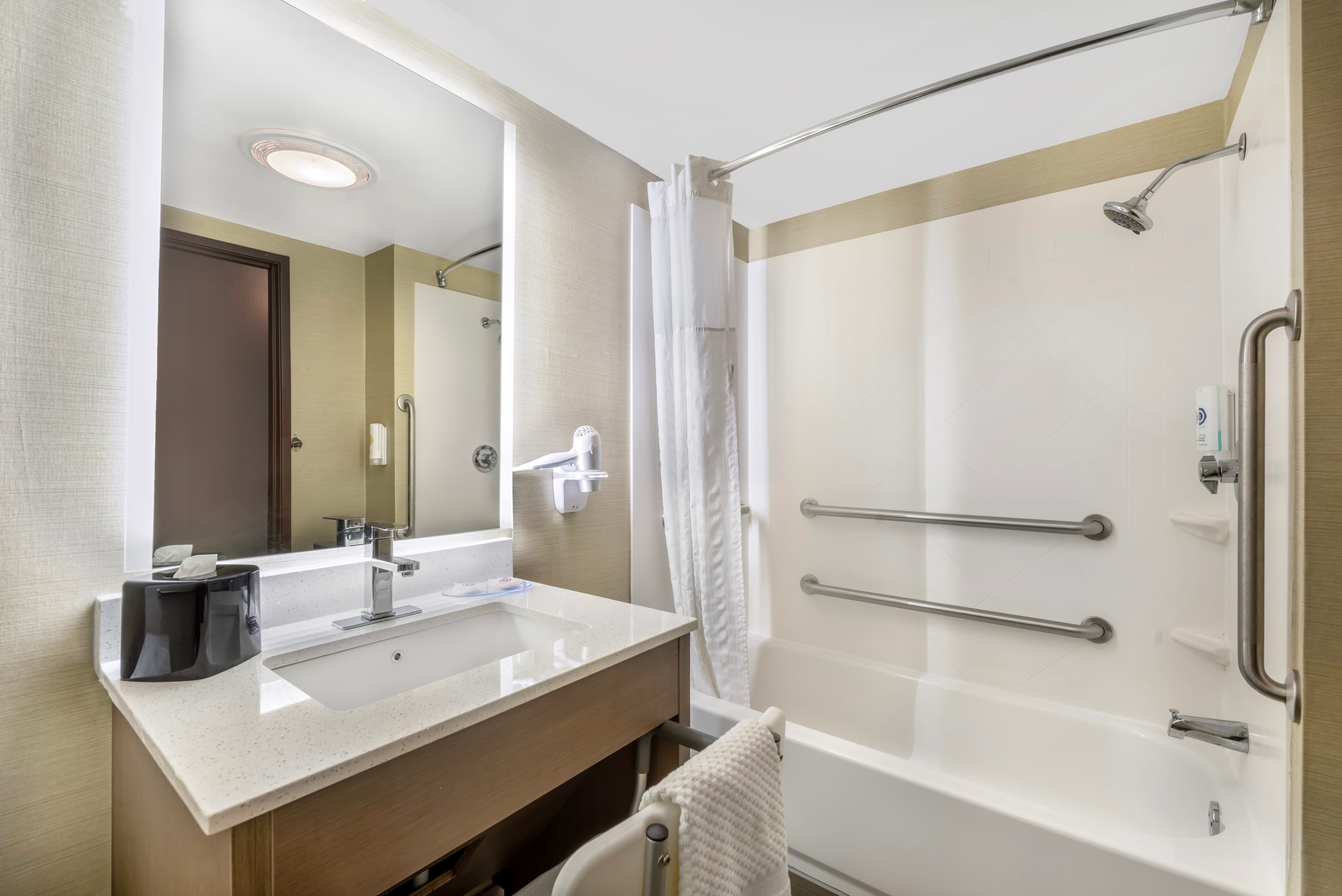 Comfort Inn & Suites Butler — 17