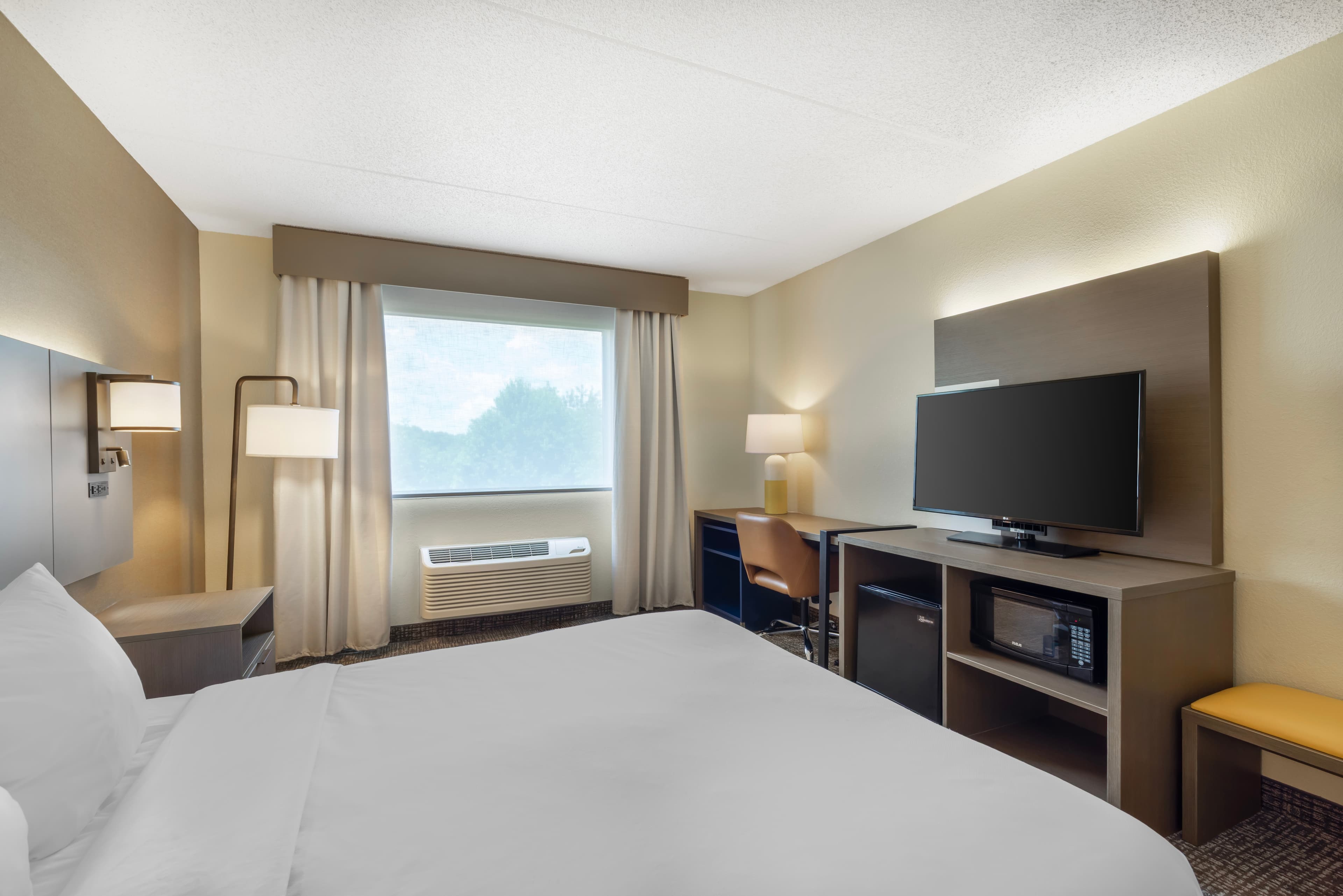 Comfort Inn & Suites Butler — 20