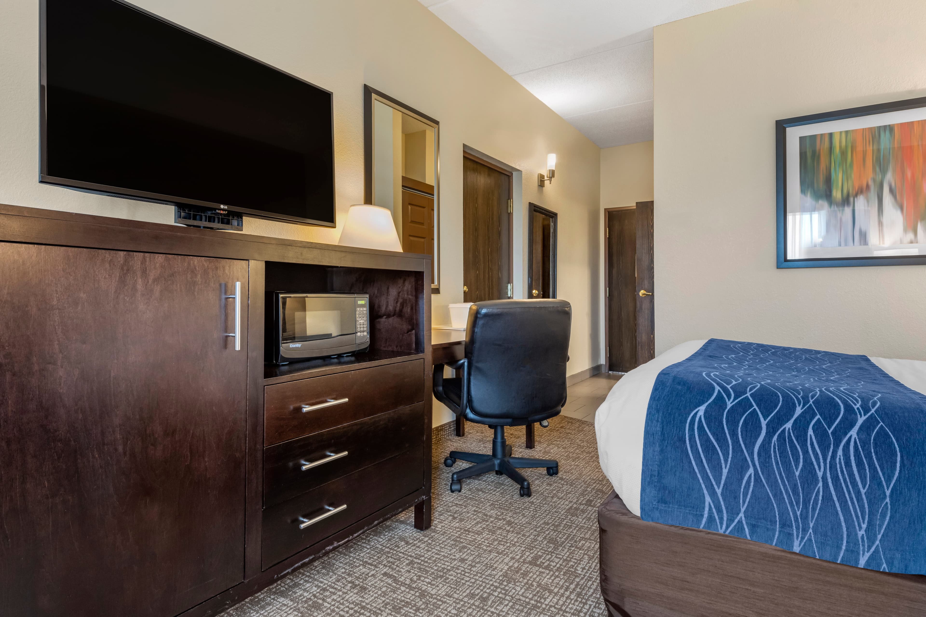 Comfort Inn & Suites Butler — 15