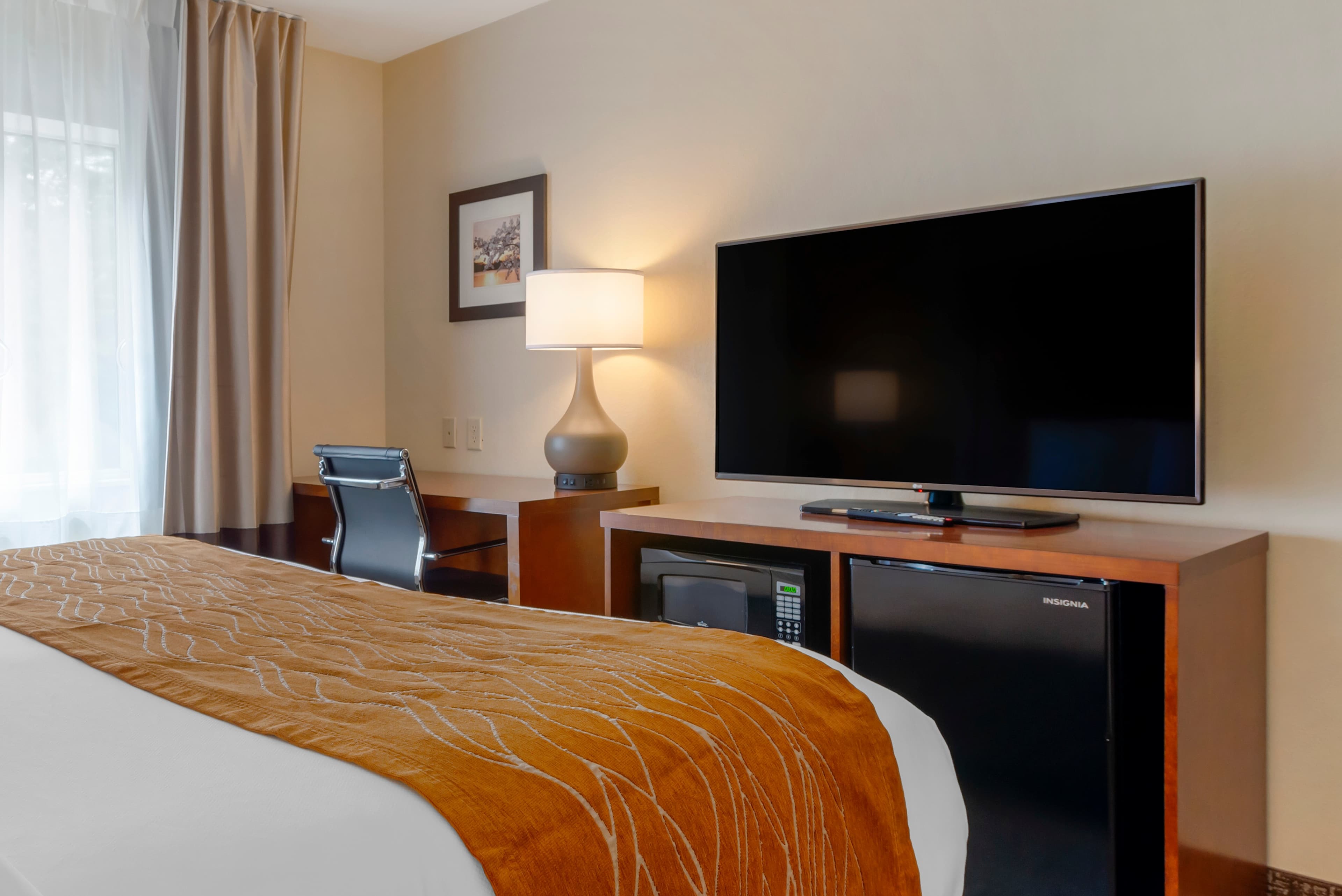 Comfort Inn & Suites Wilkes Barre - Arena - Image 5