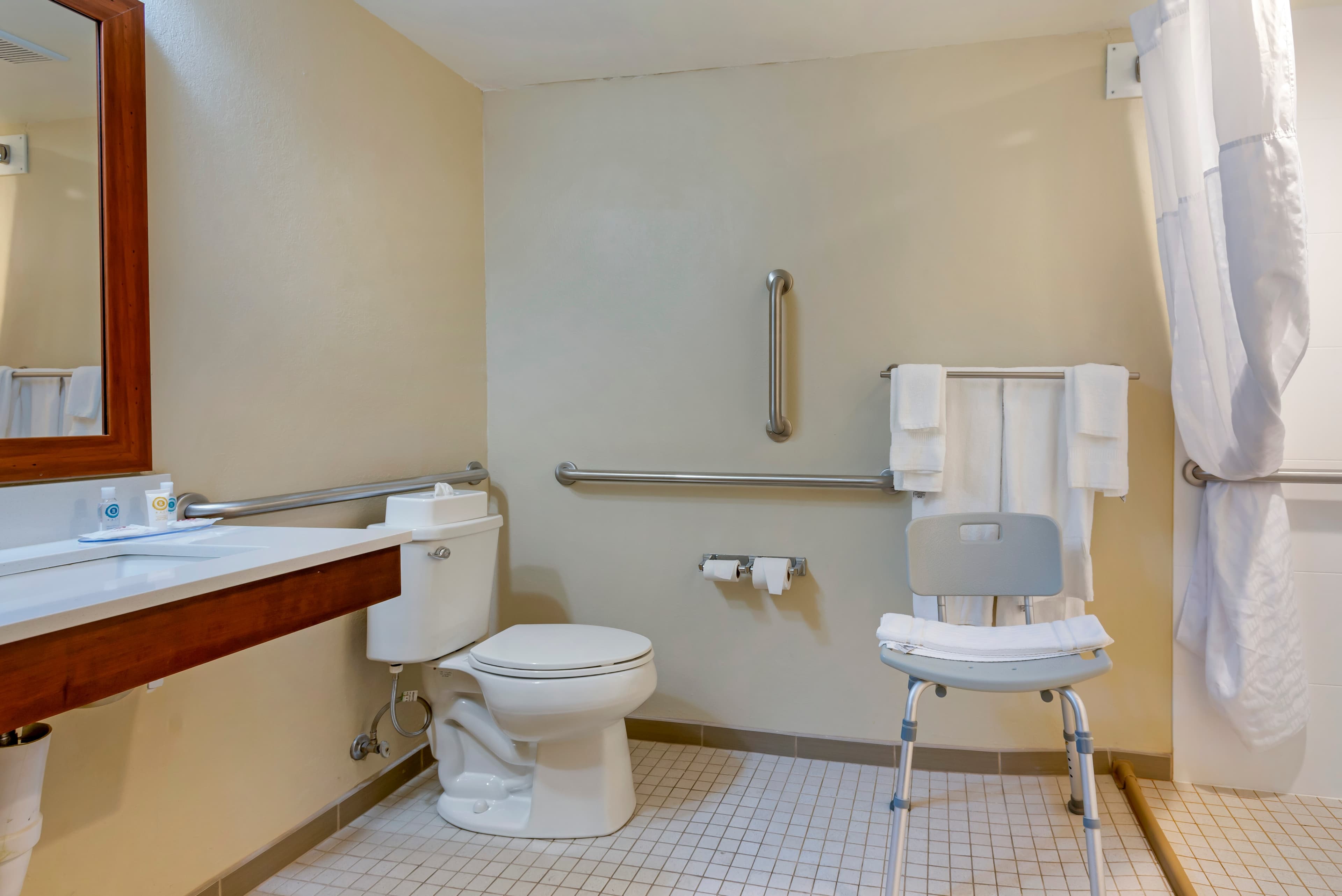 Comfort Inn & Suites Wilkes Barre - Arena — 6
