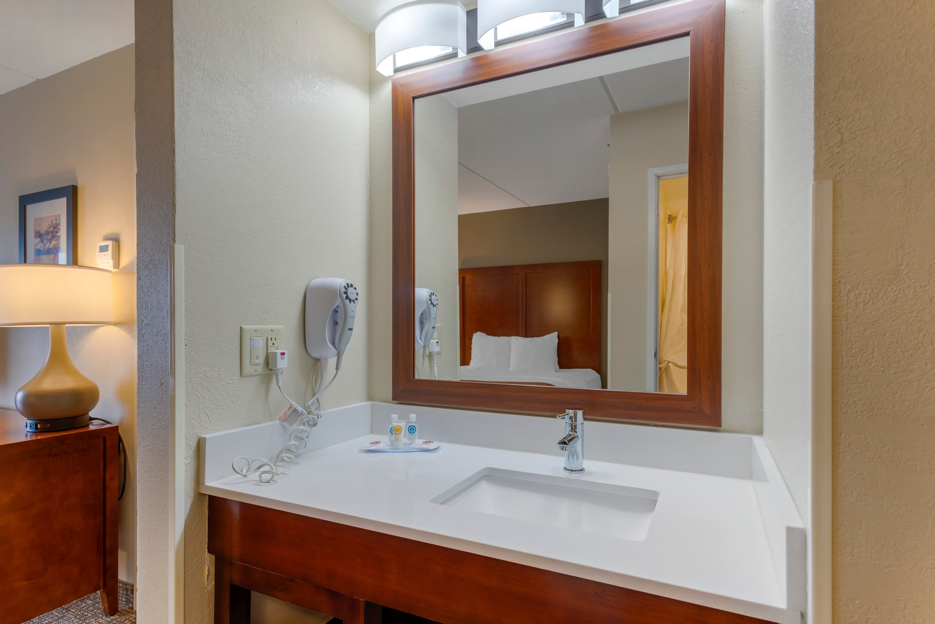 Comfort Inn & Suites Wilkes Barre - Arena — 15