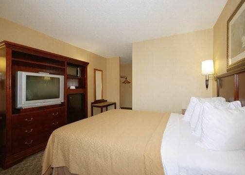 Quality Inn & Suites Bensalem - Image 5