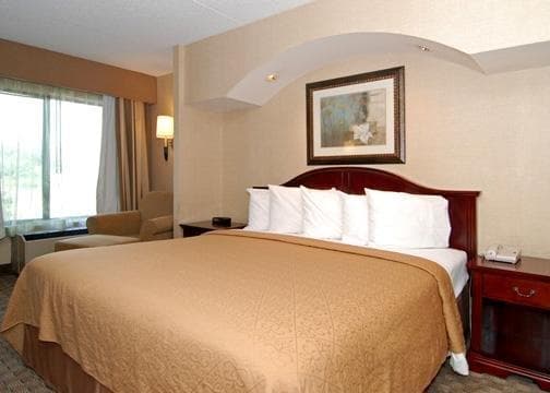 Quality Inn & Suites Bensalem - Image 2