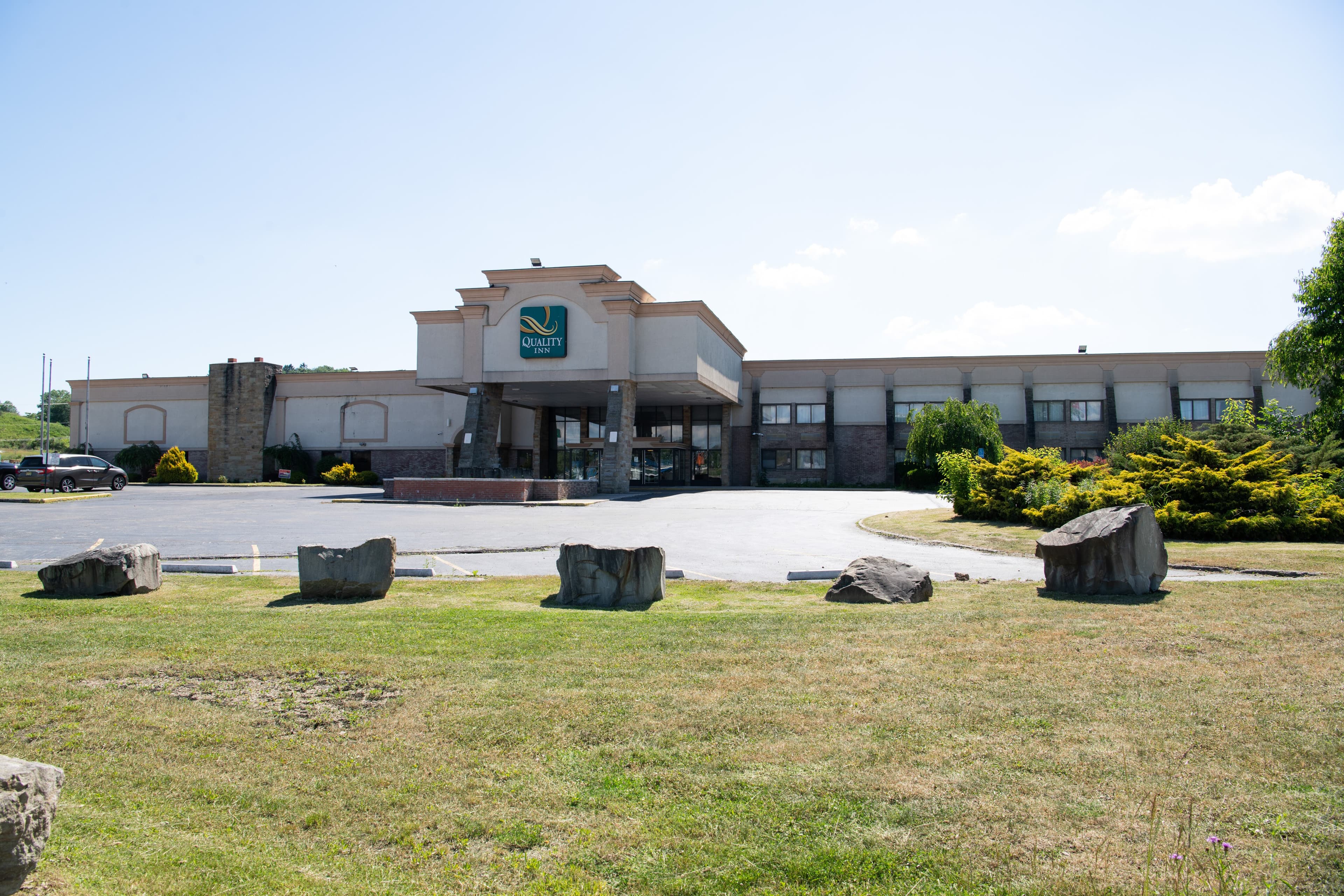 Quality Inn Somerset - Image 1
