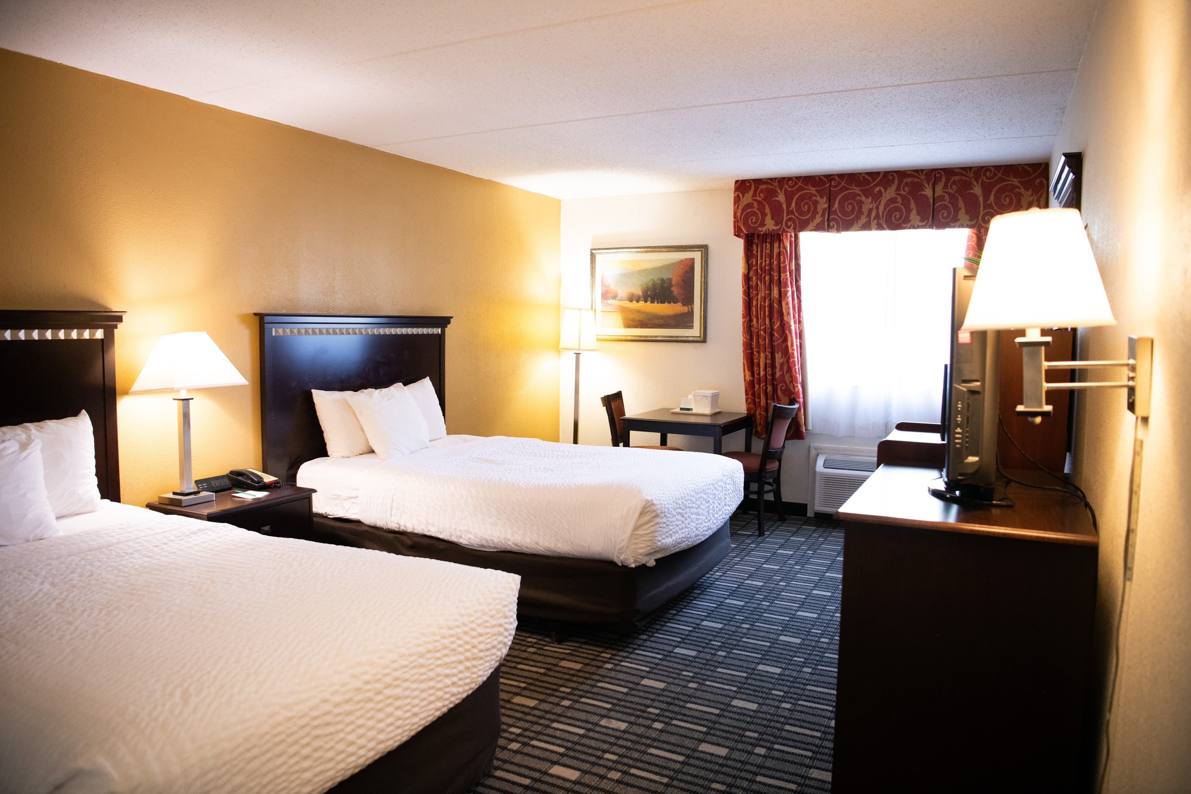 Quality Inn Somerset - Image 2