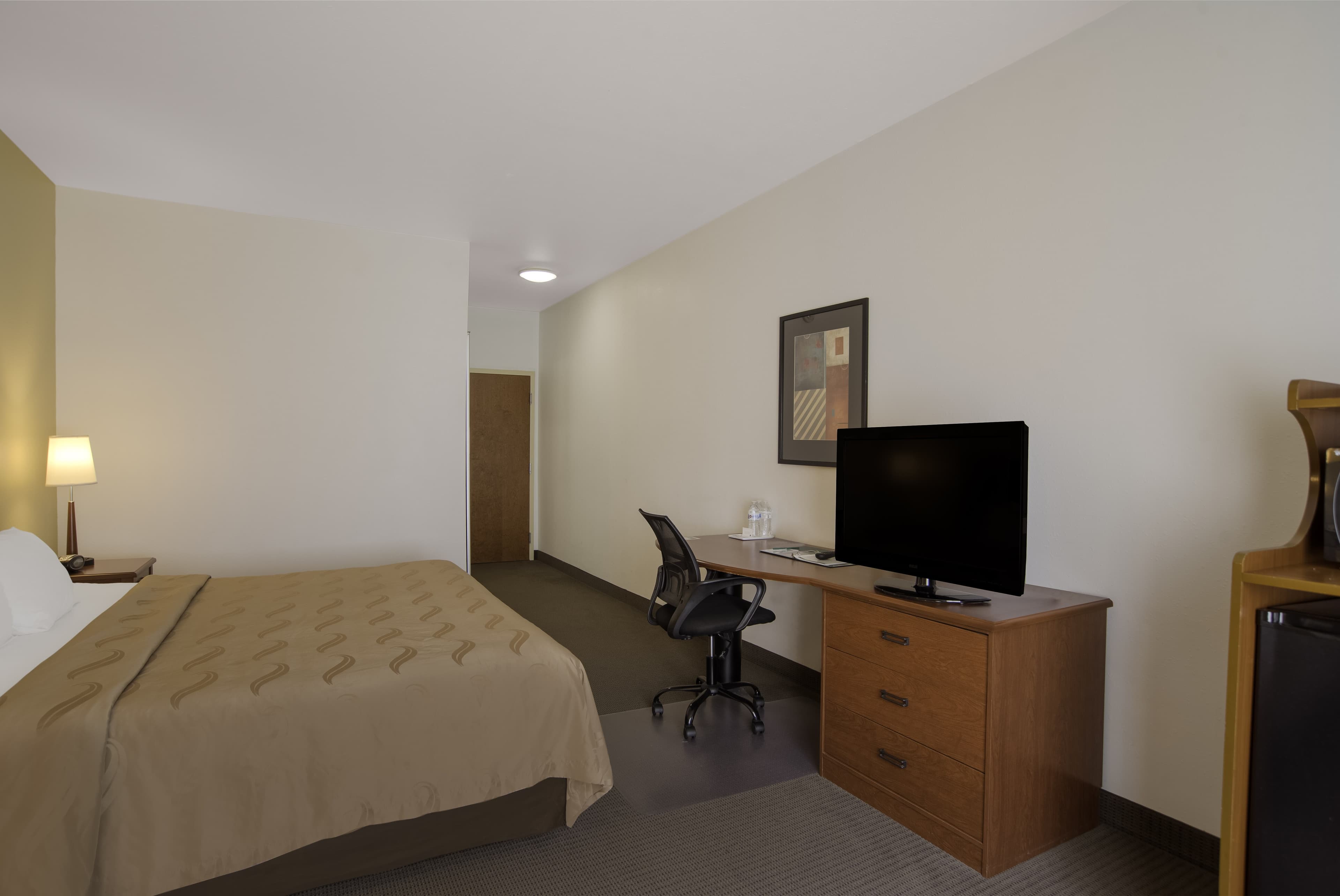 Quality Inn & Suites Chambersburg Northeast - Image 4