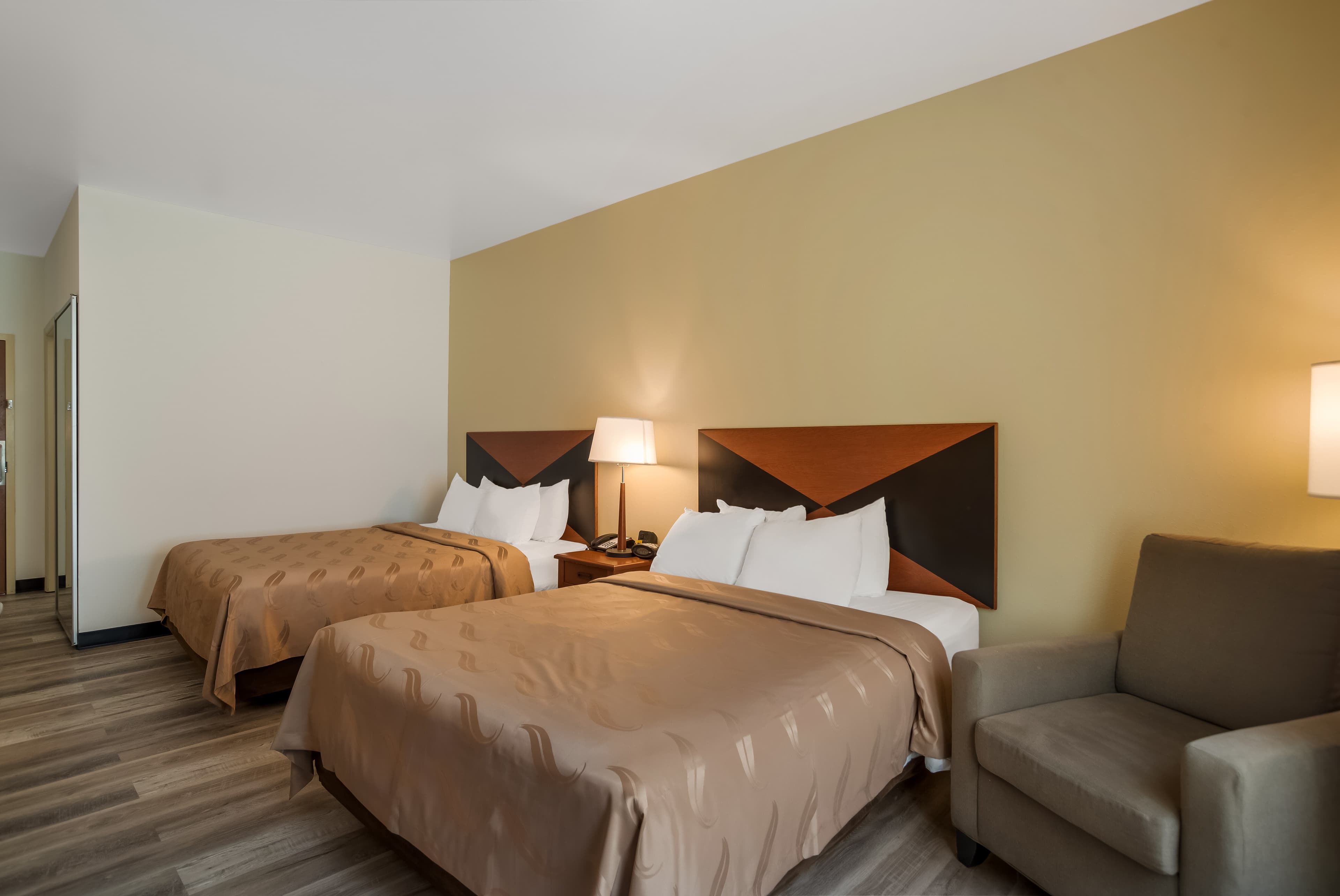 Quality Inn & Suites Chambersburg Northeast — 6