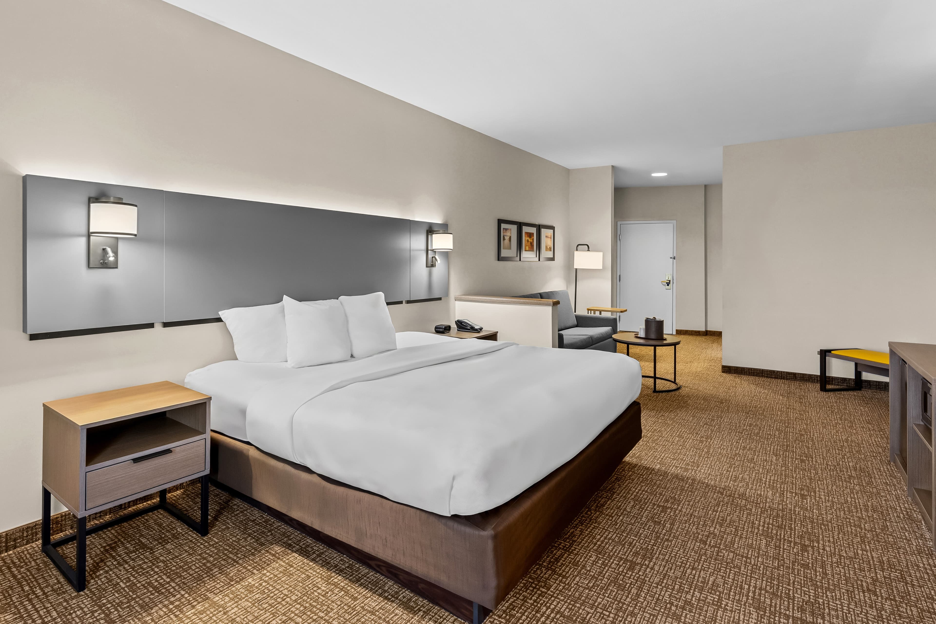 Comfort Suites Edinboro — 12