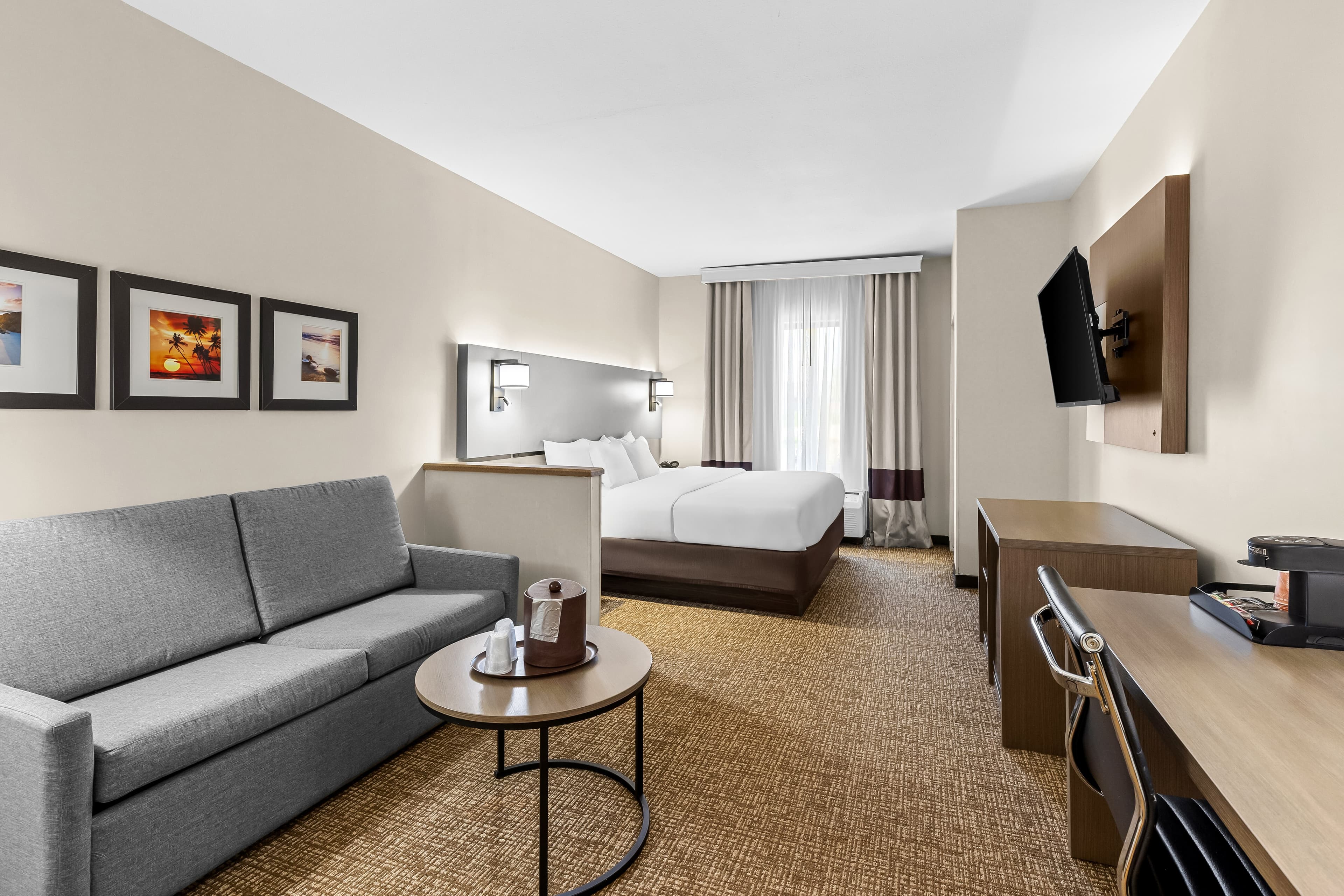 Comfort Suites Edinboro — 18