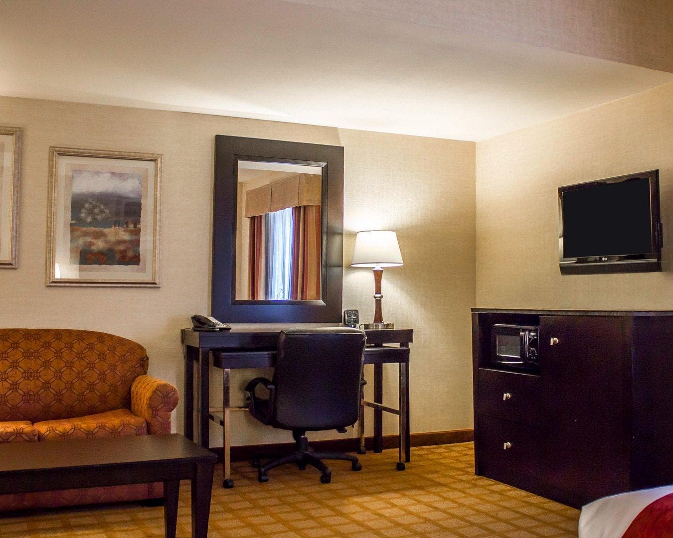 Comfort Suites Edinboro — 6