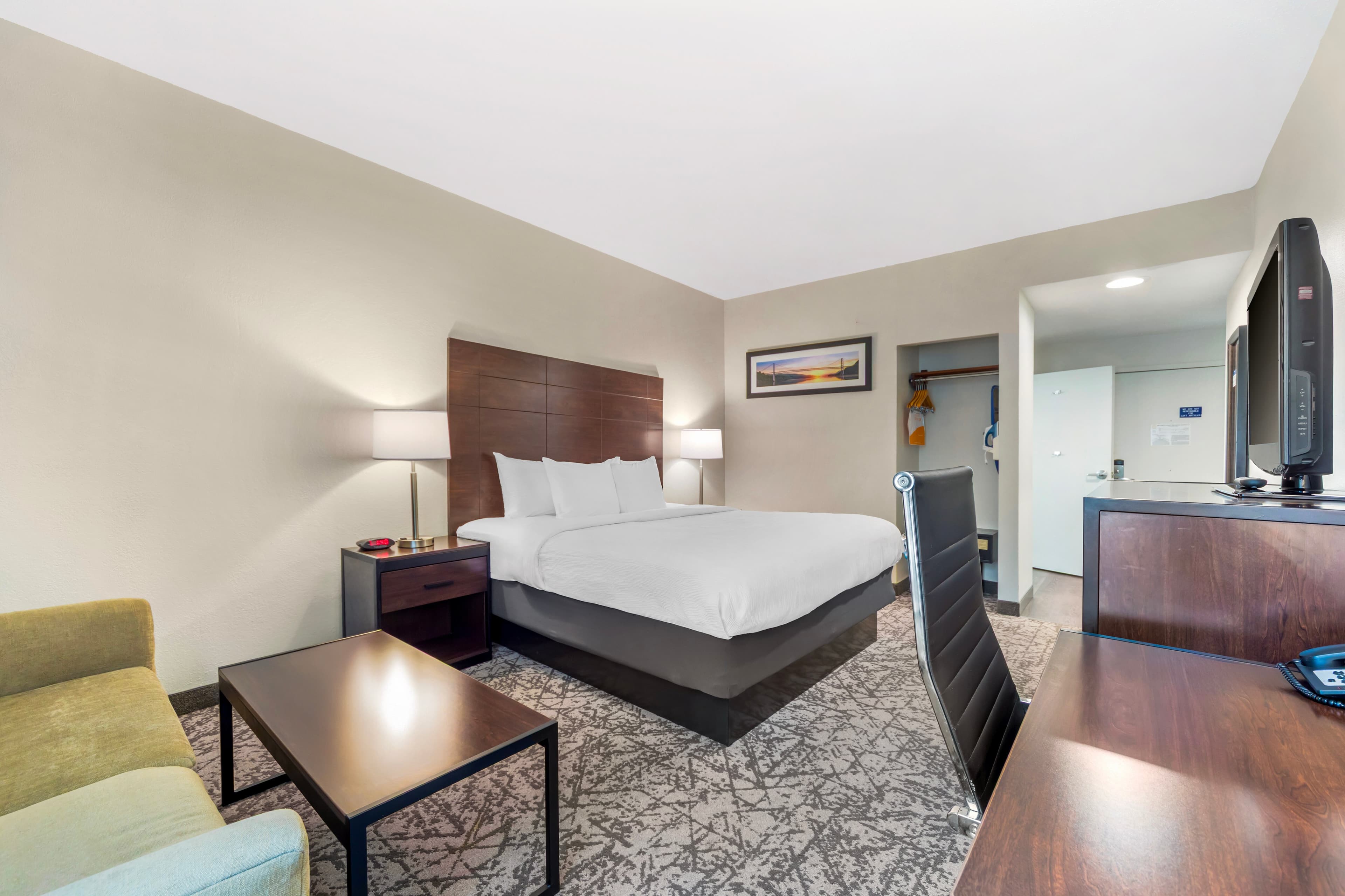 Quality Inn & Suites NJ State Capital Area - Image 2