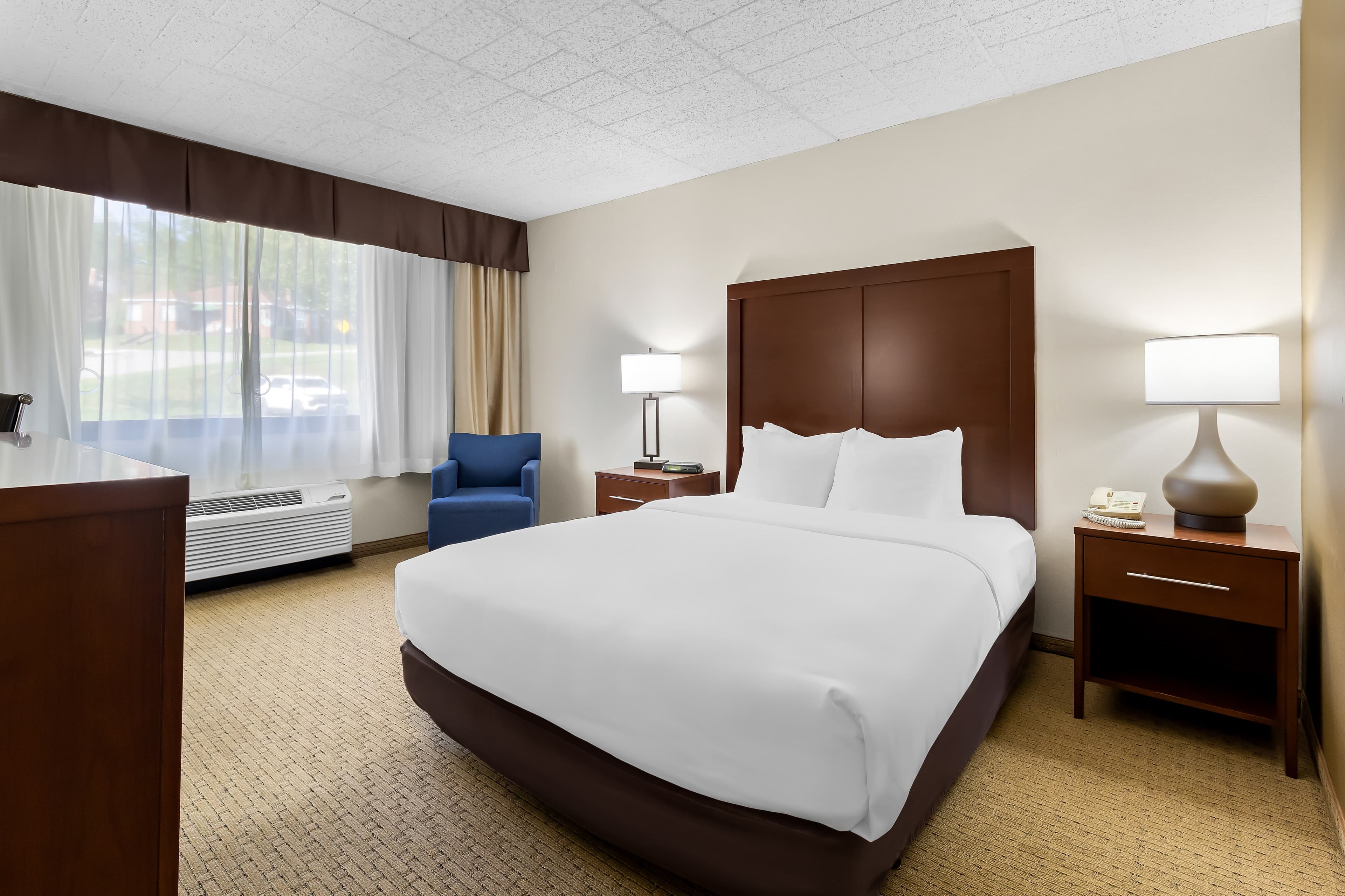 Comfort Inn Somerset - Image 2