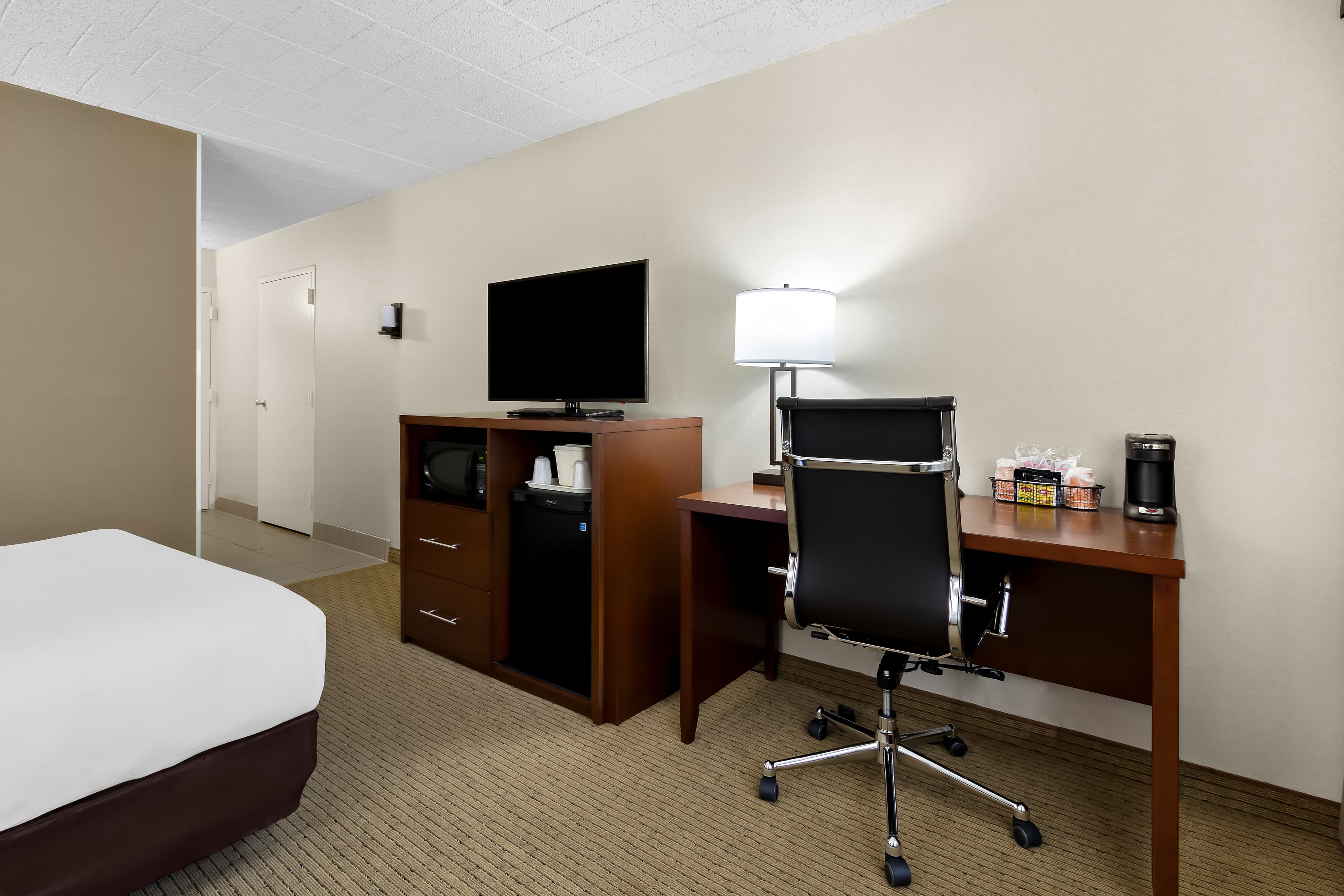 Comfort Inn Somerset - Image 3