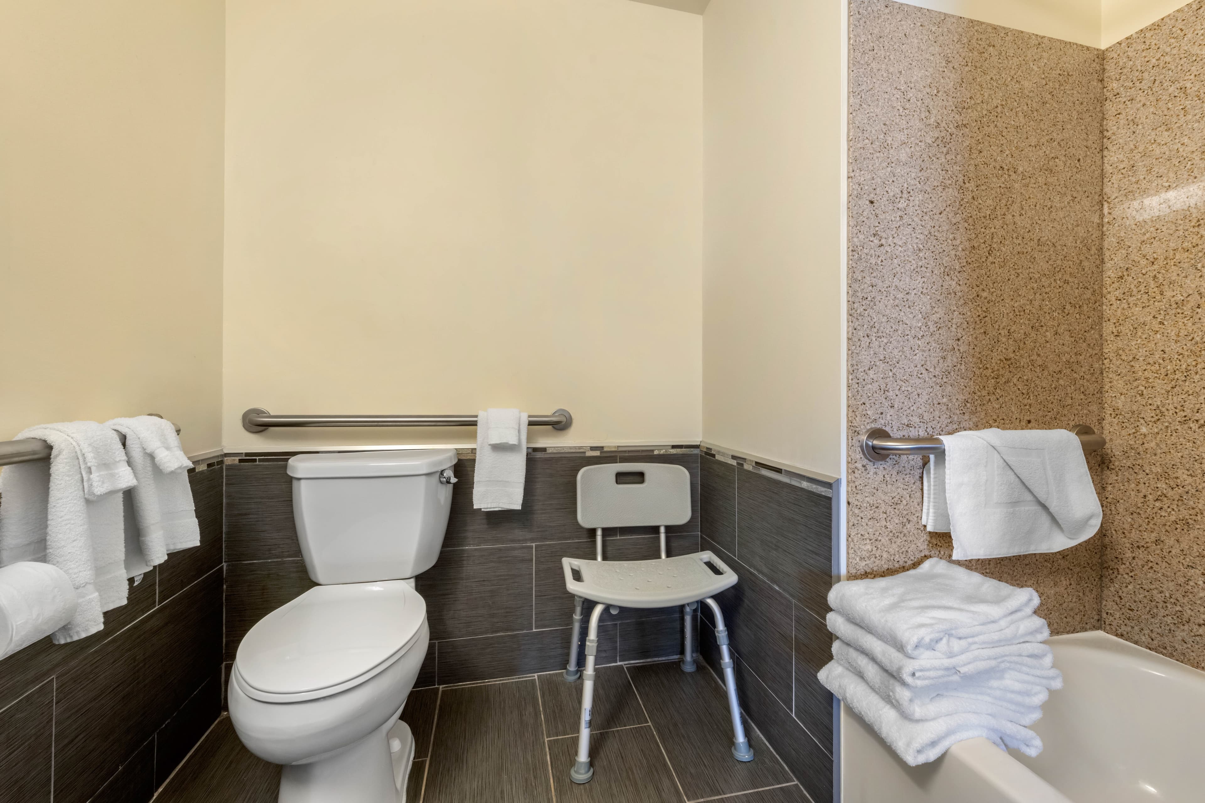 MainStay Suites Grantville - Hershey North — 10