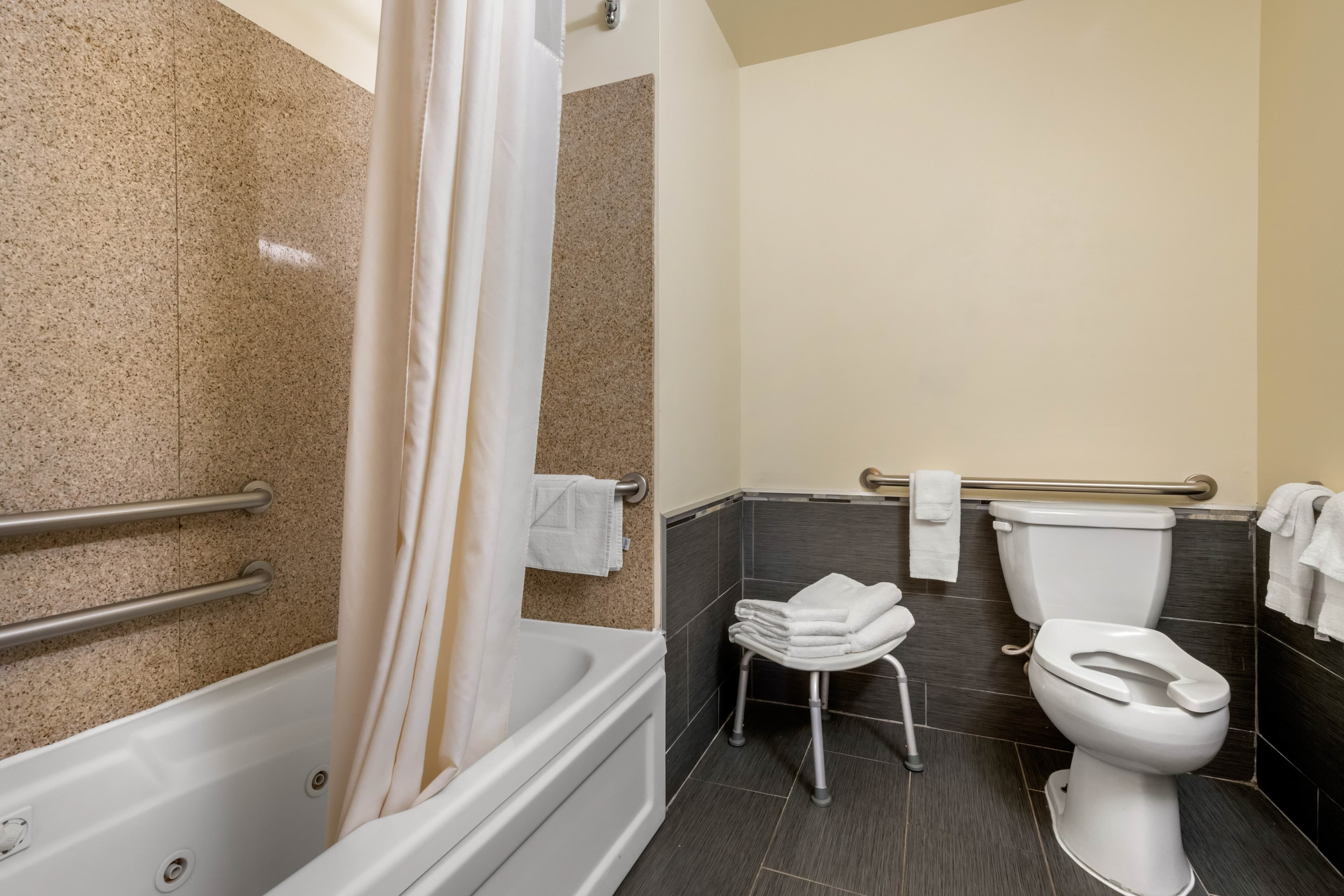 MainStay Suites Grantville - Hershey North — 17
