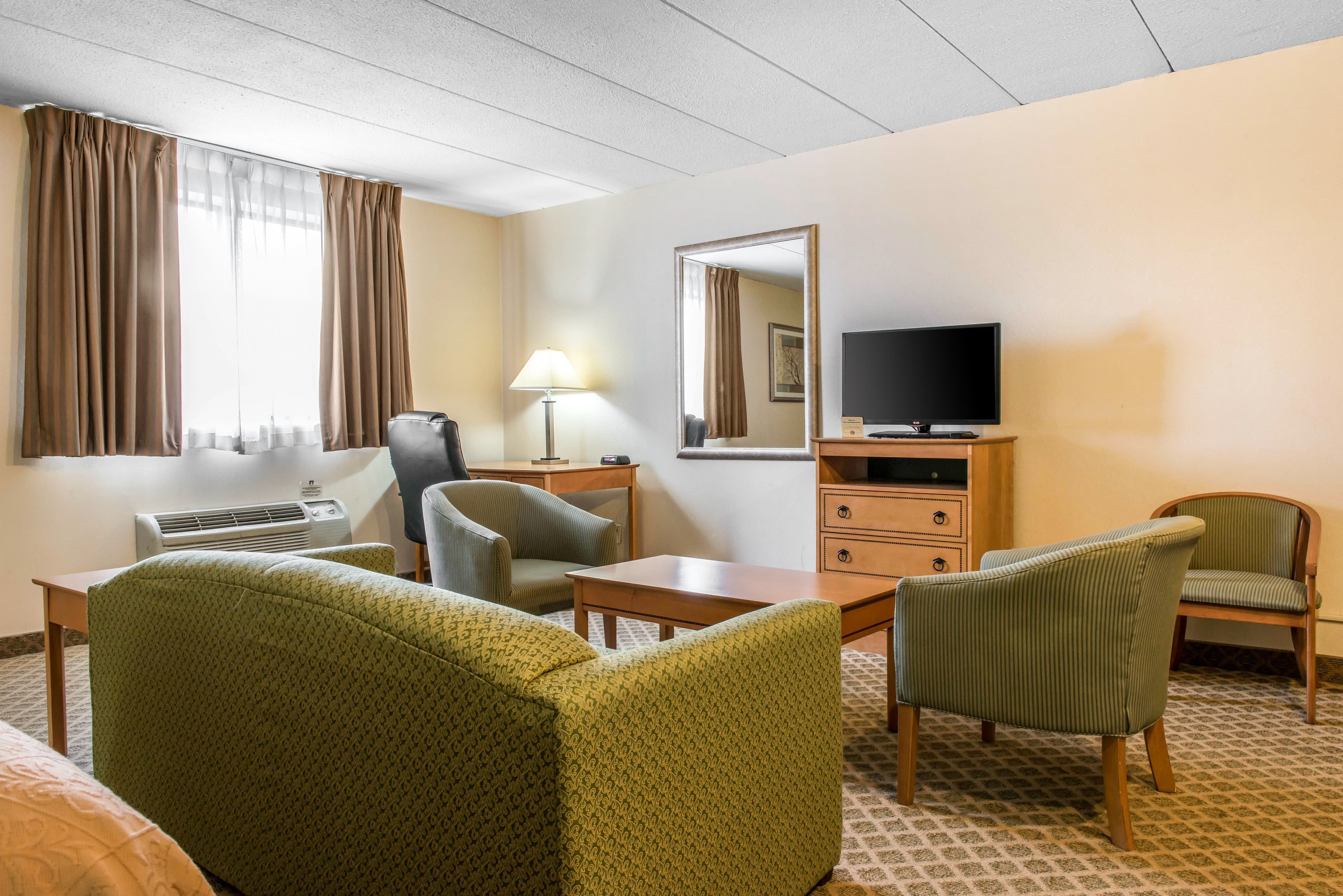 Quality Inn & Suites Fairview - Erie — 12