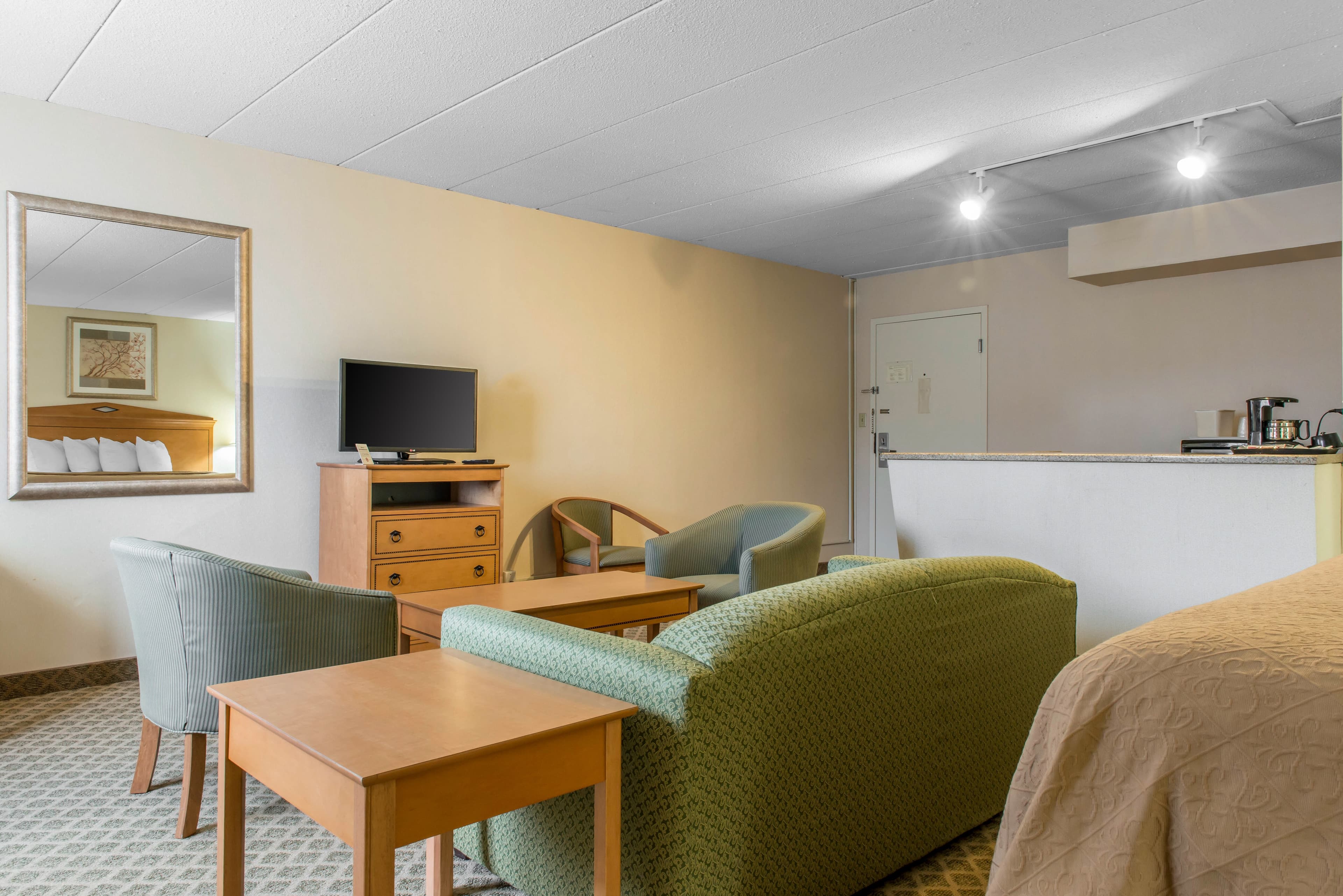 Quality Inn & Suites Fairview - Erie — 13