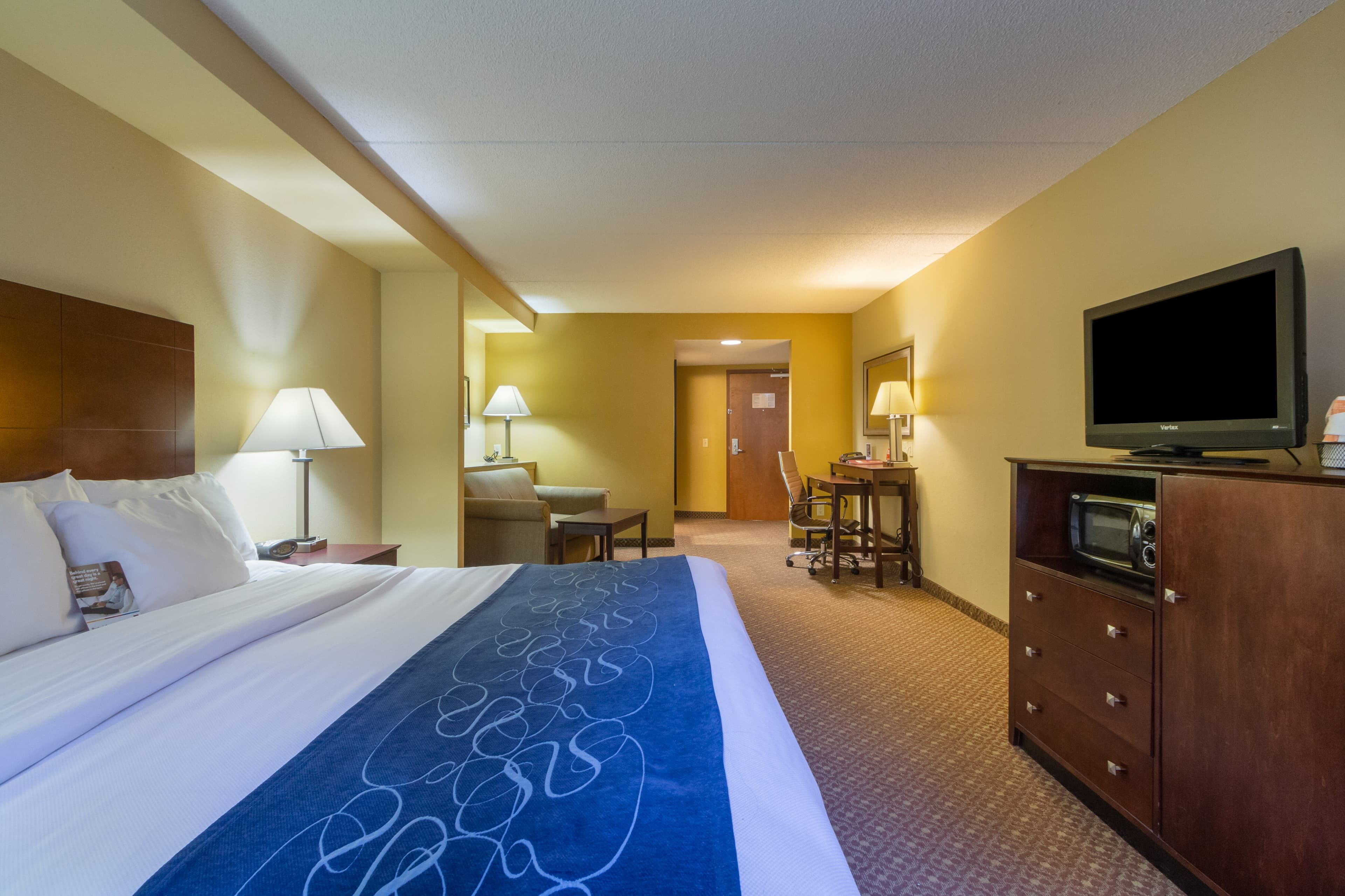 Comfort Suites Near Gettysburg Battlefield Visitor Center - Image 2