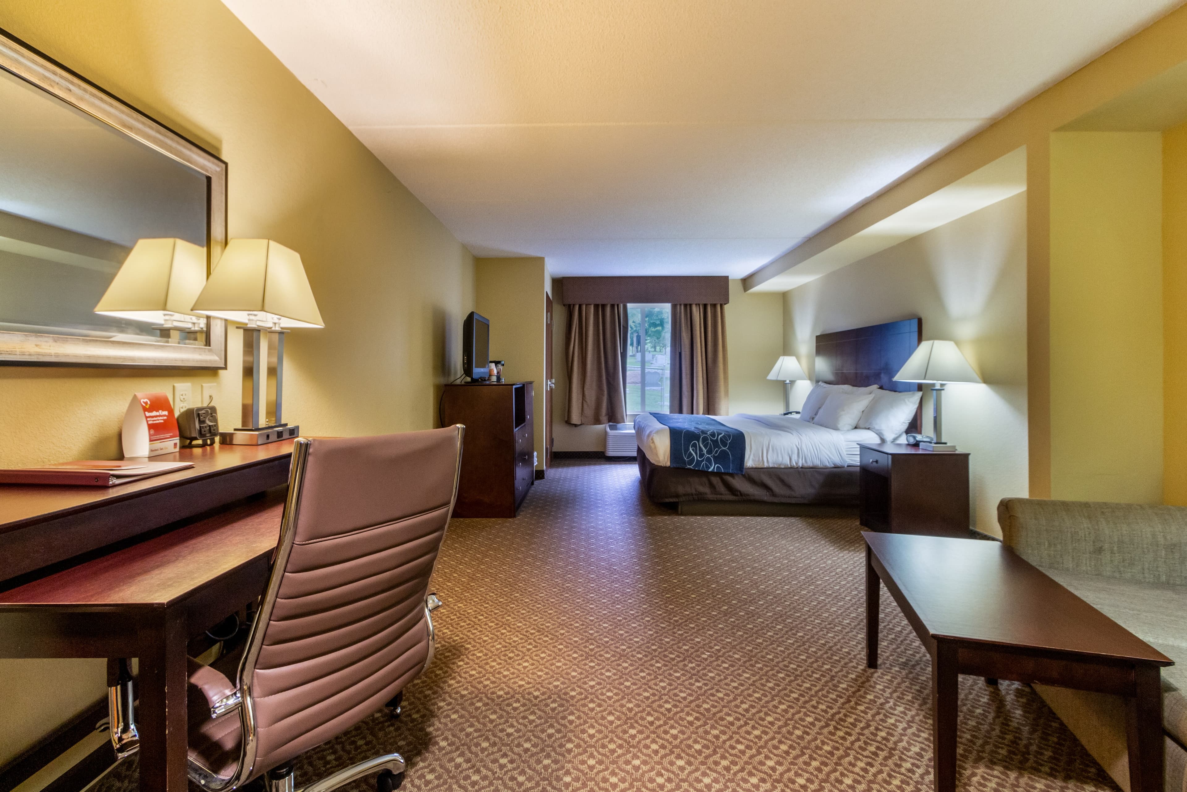 Comfort Suites Near Gettysburg Battlefield Visitor Center - Image 4