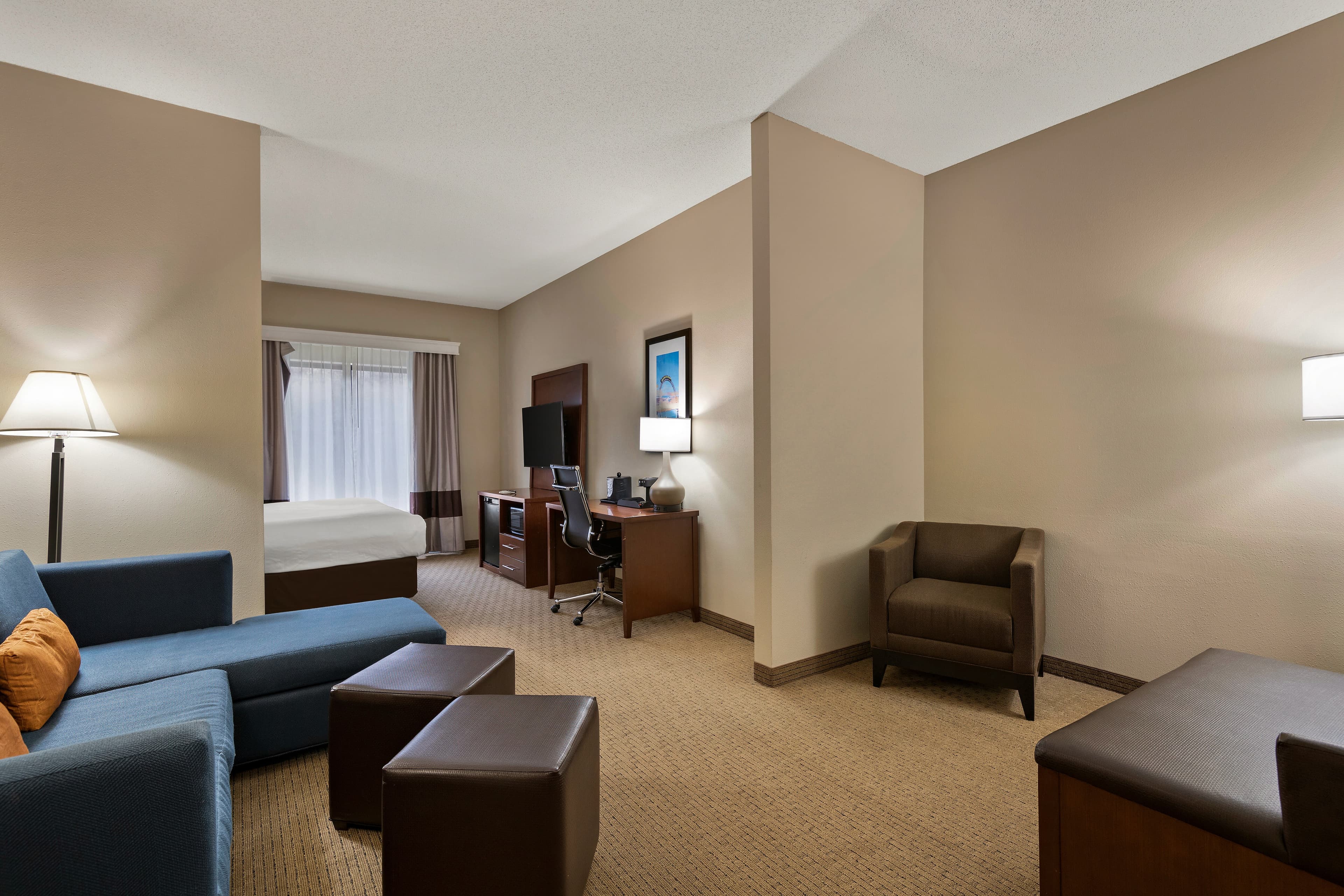Comfort Suites Hummelstown - Hershey - Image 3