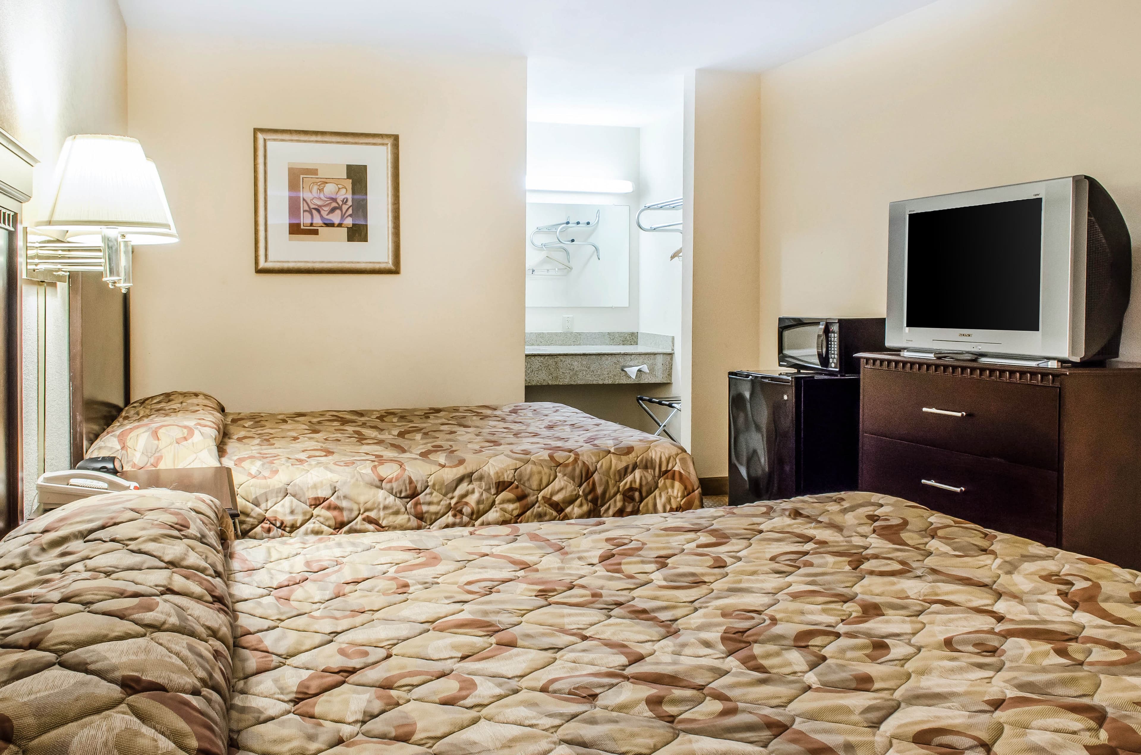 Rodeway Inn Shippensburg I-81 — 3
