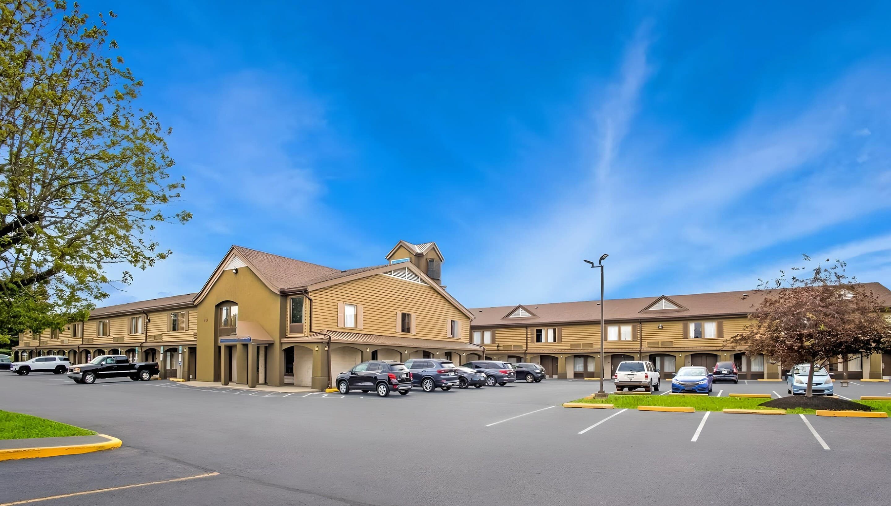 Econo Lodge Allentown North - Image 1