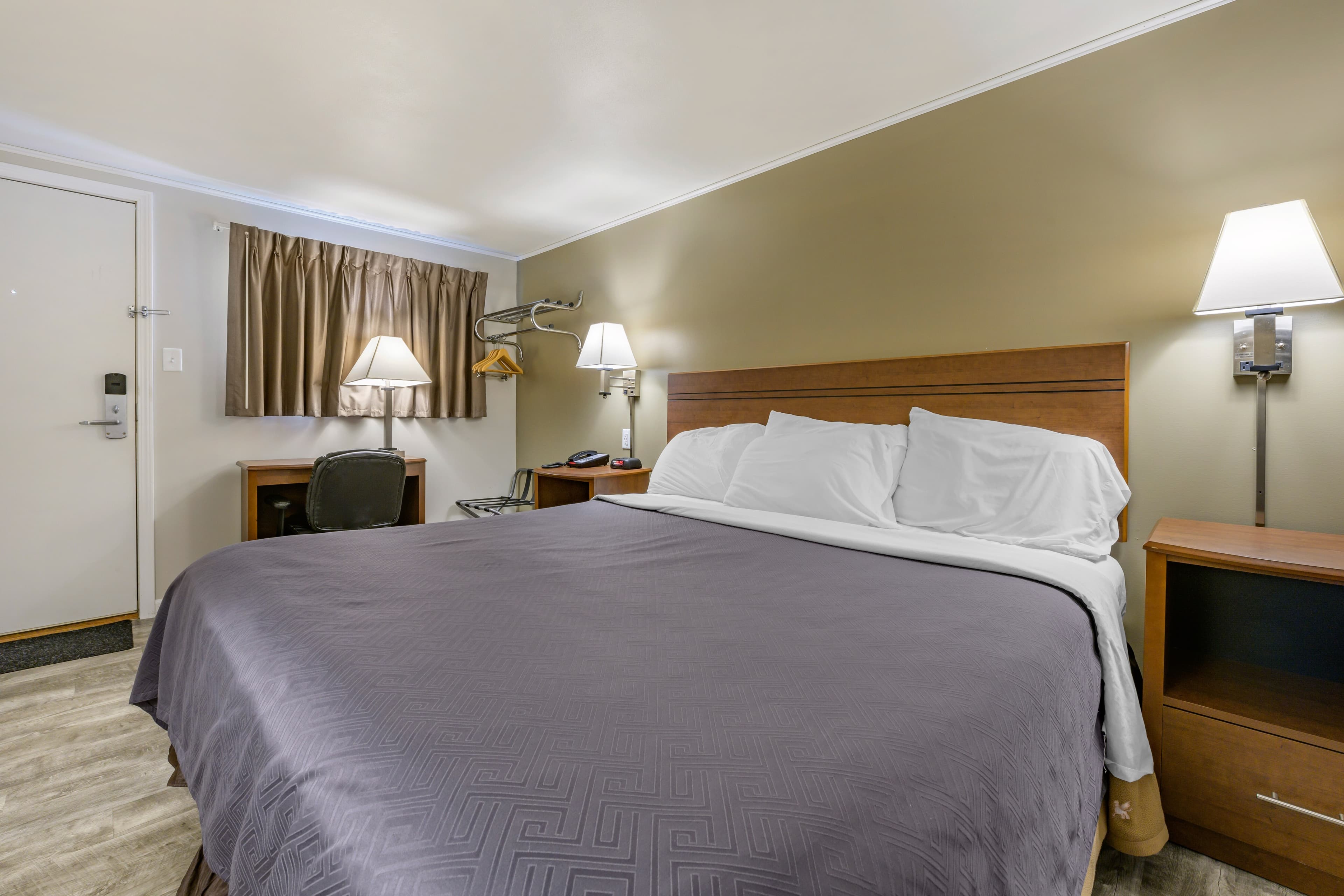 Econo Lodge Bellefonte I-99 — 13