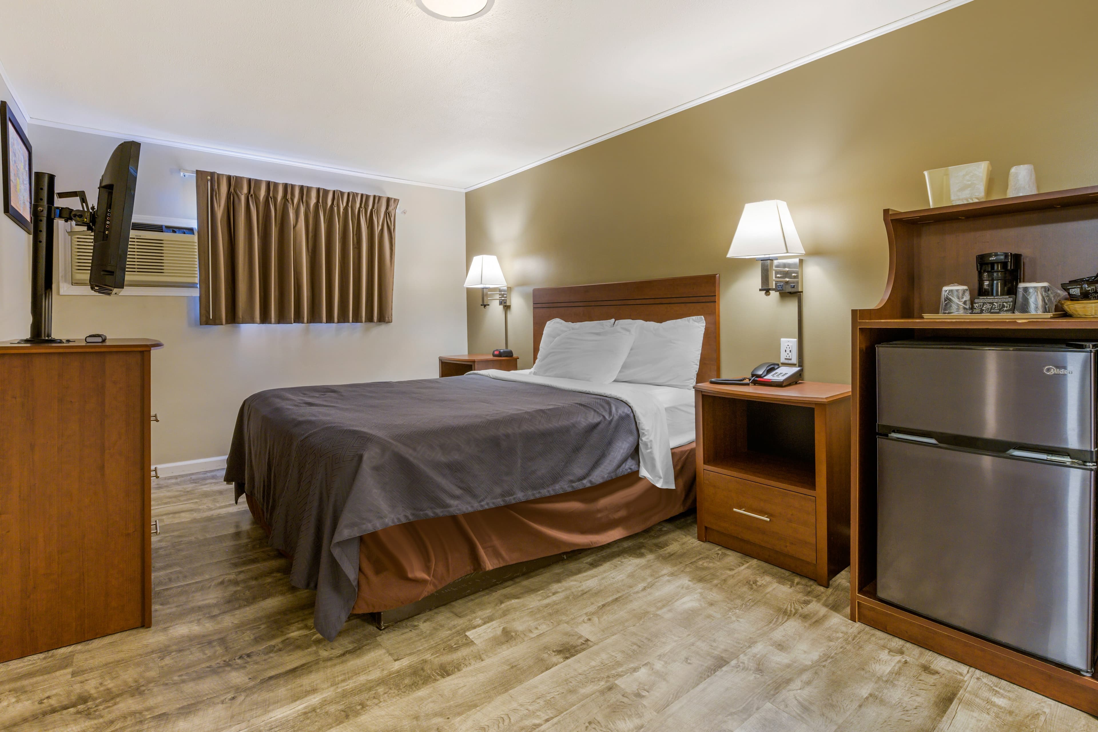 Econo Lodge Bellefonte I-99 — 17