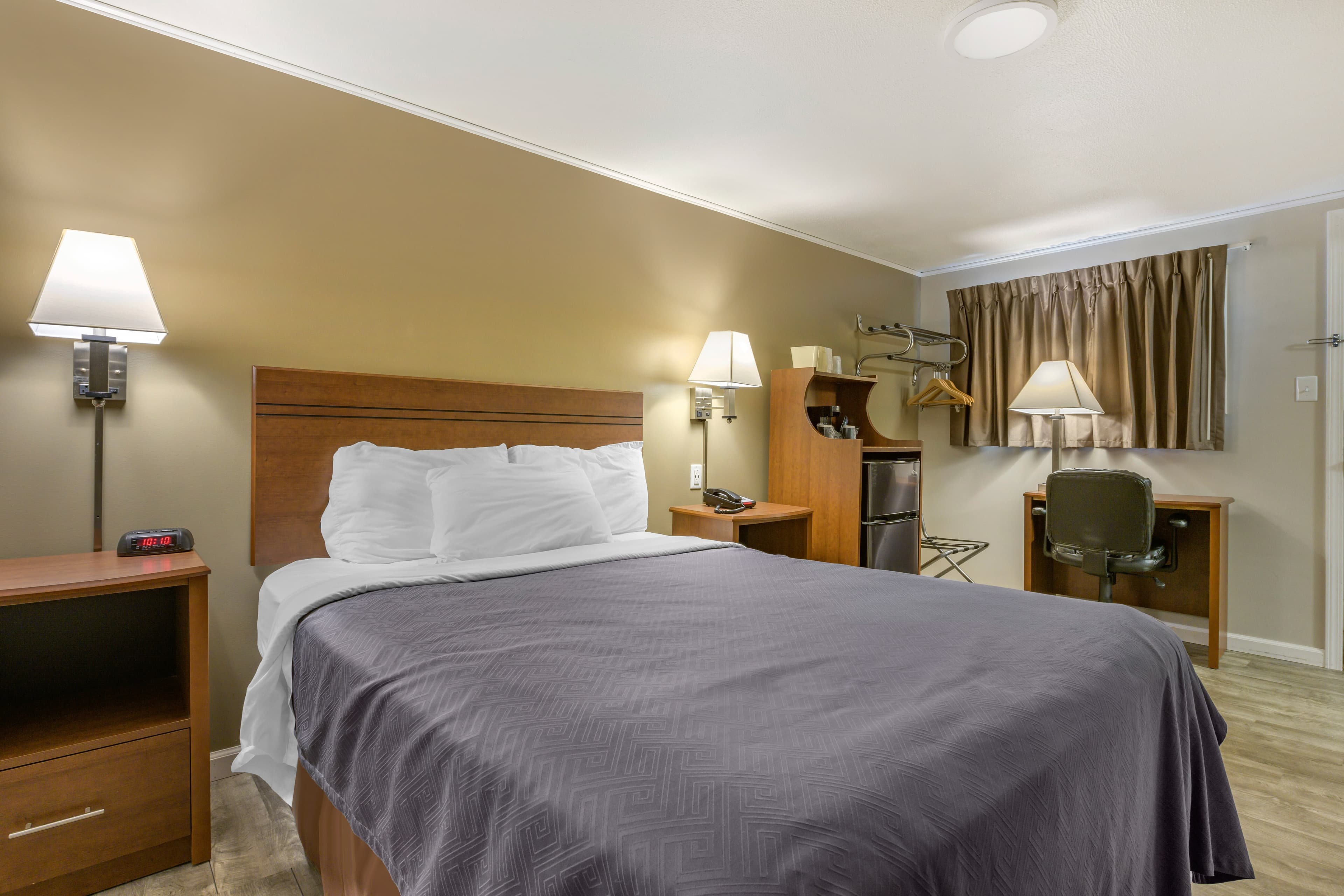 Econo Lodge Bellefonte I-99 — 18