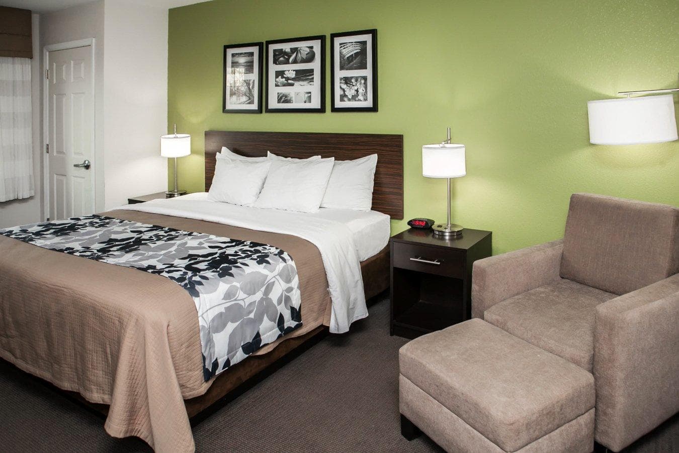Sleep Inn & Suites Harrisburg - Hershey North - Image 2
