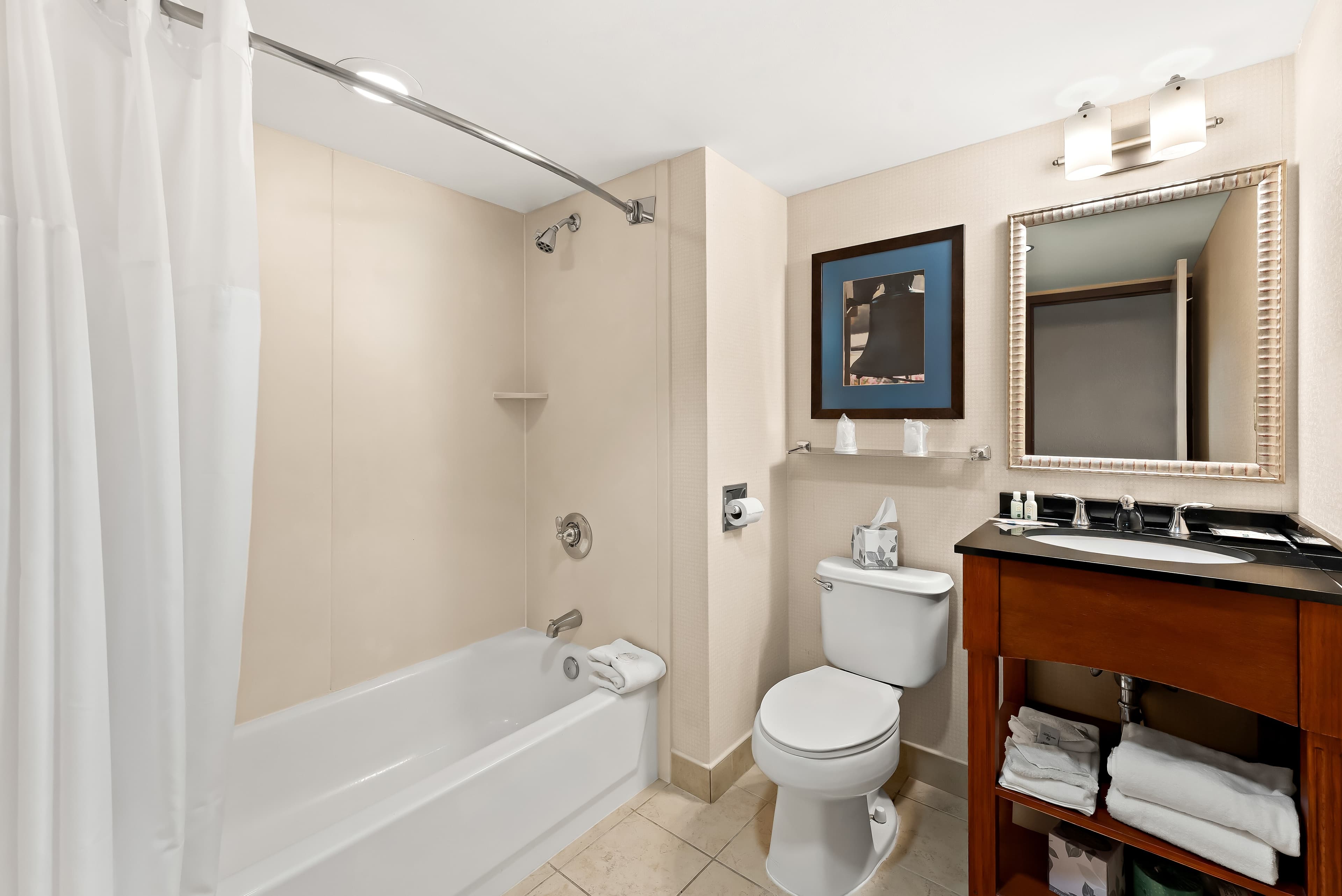 Quality Hotel Philadelphia Airport — 9