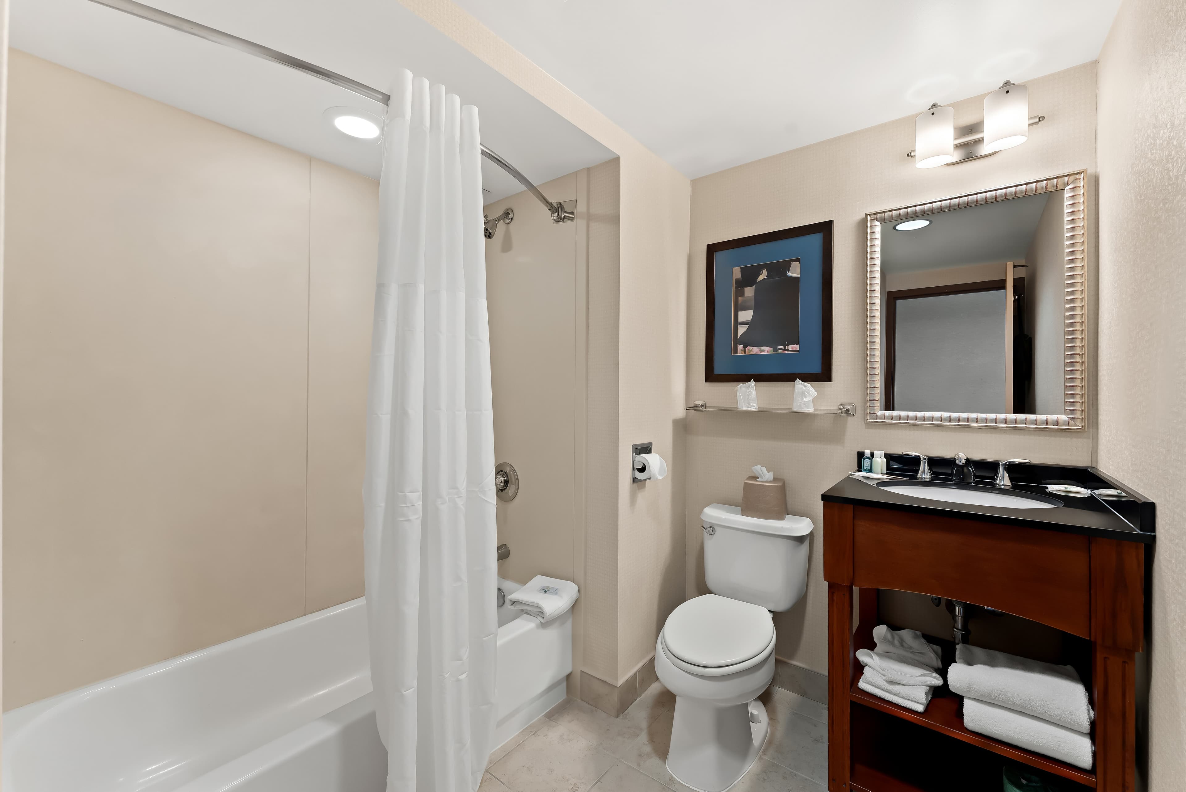 Quality Hotel Philadelphia Airport — 13