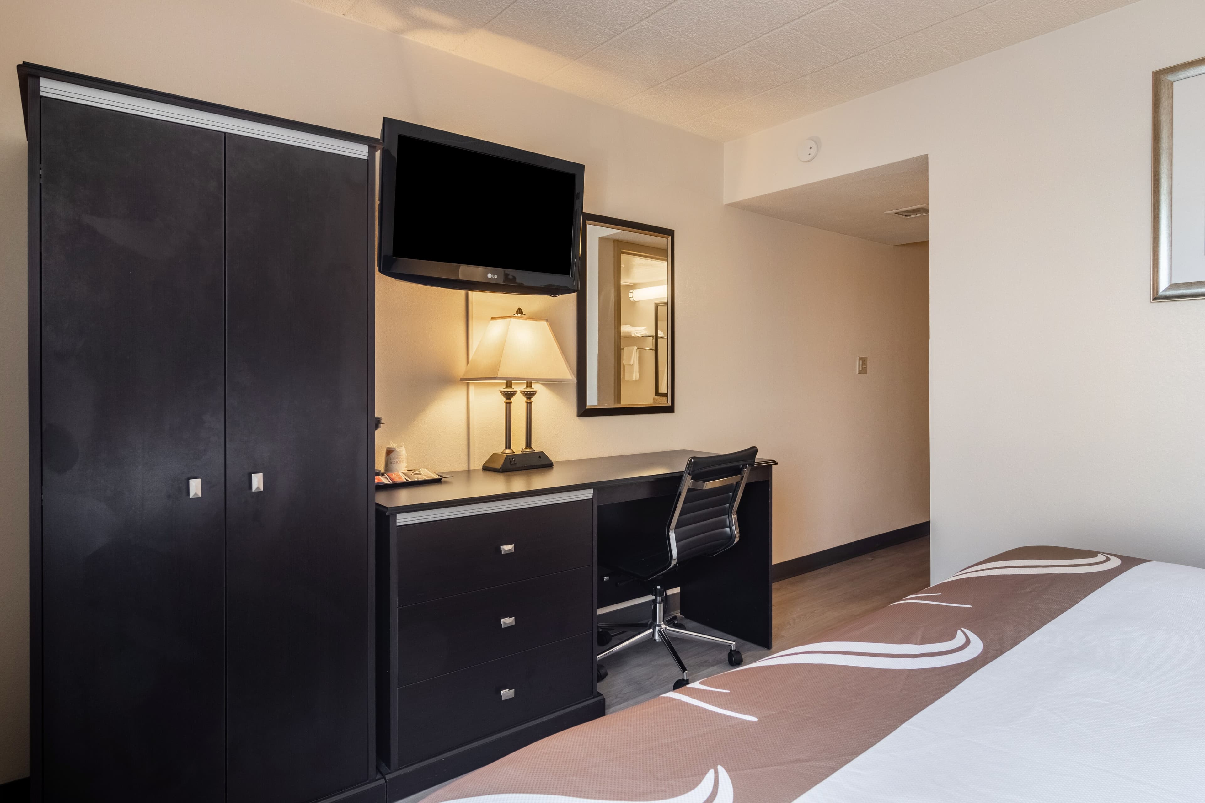 Quality Inn & Suites Indiana South - Image 3