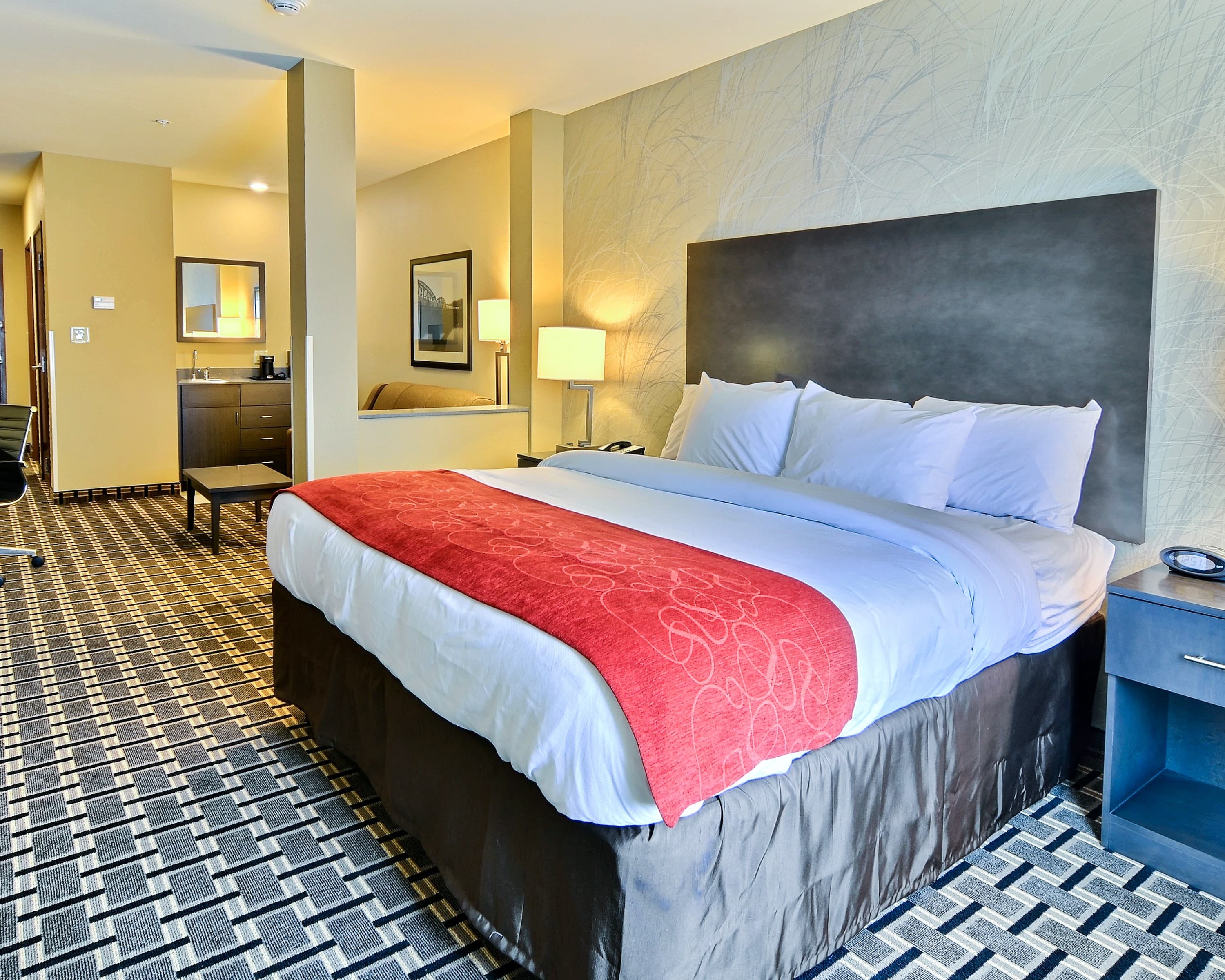 Comfort Suites Uniontown - Image 2