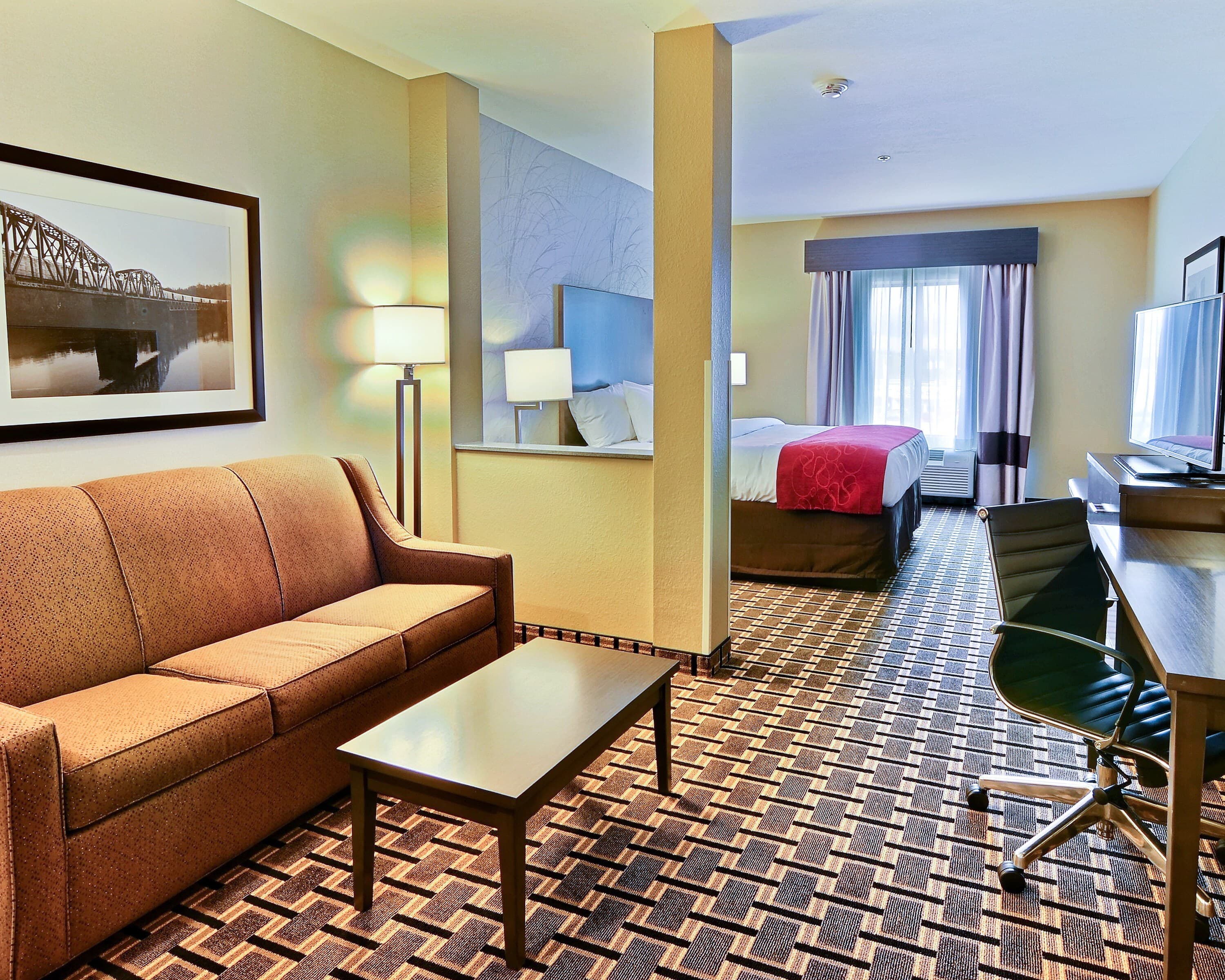 Comfort Suites Uniontown - Image 4