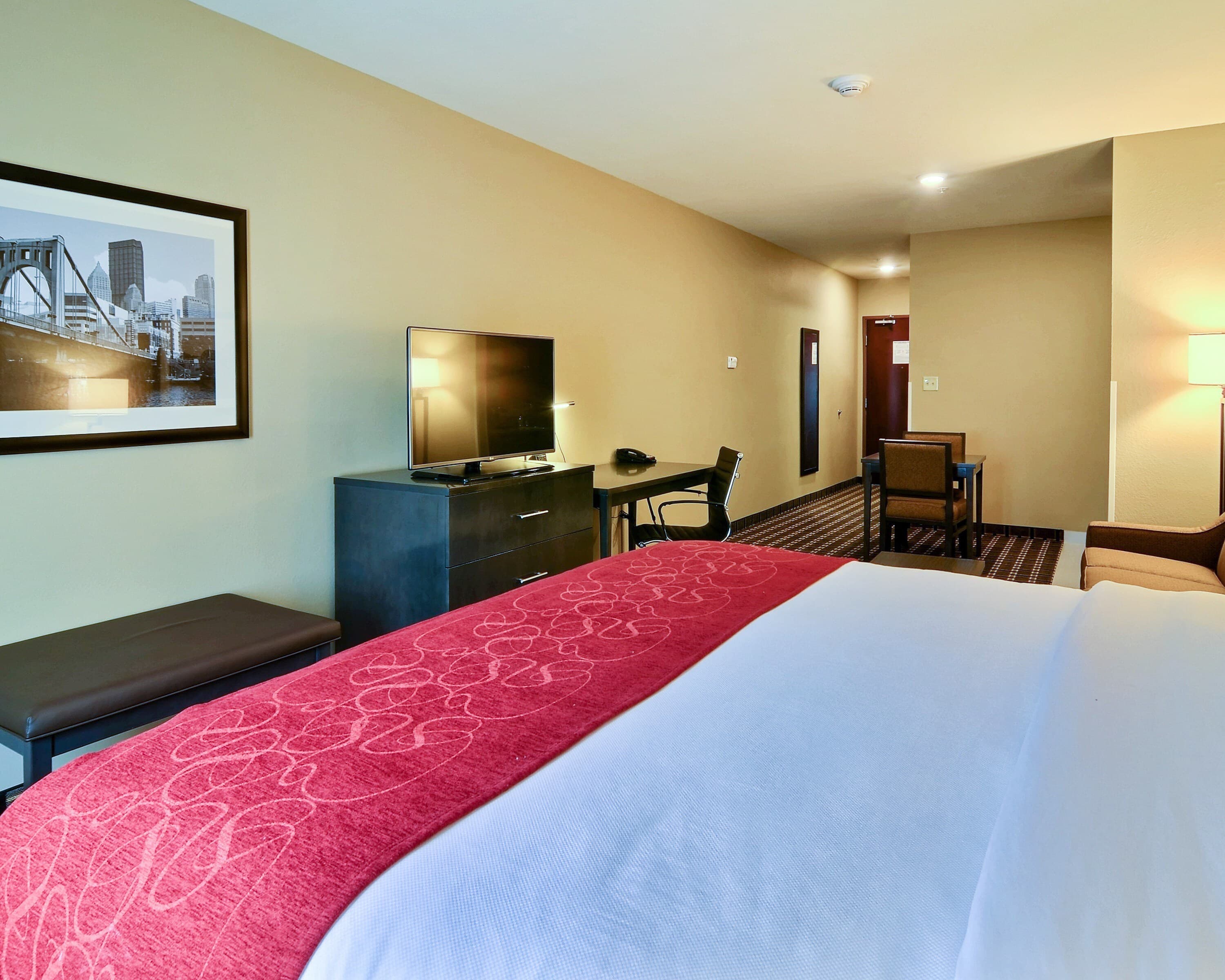 Comfort Suites Uniontown — 11
