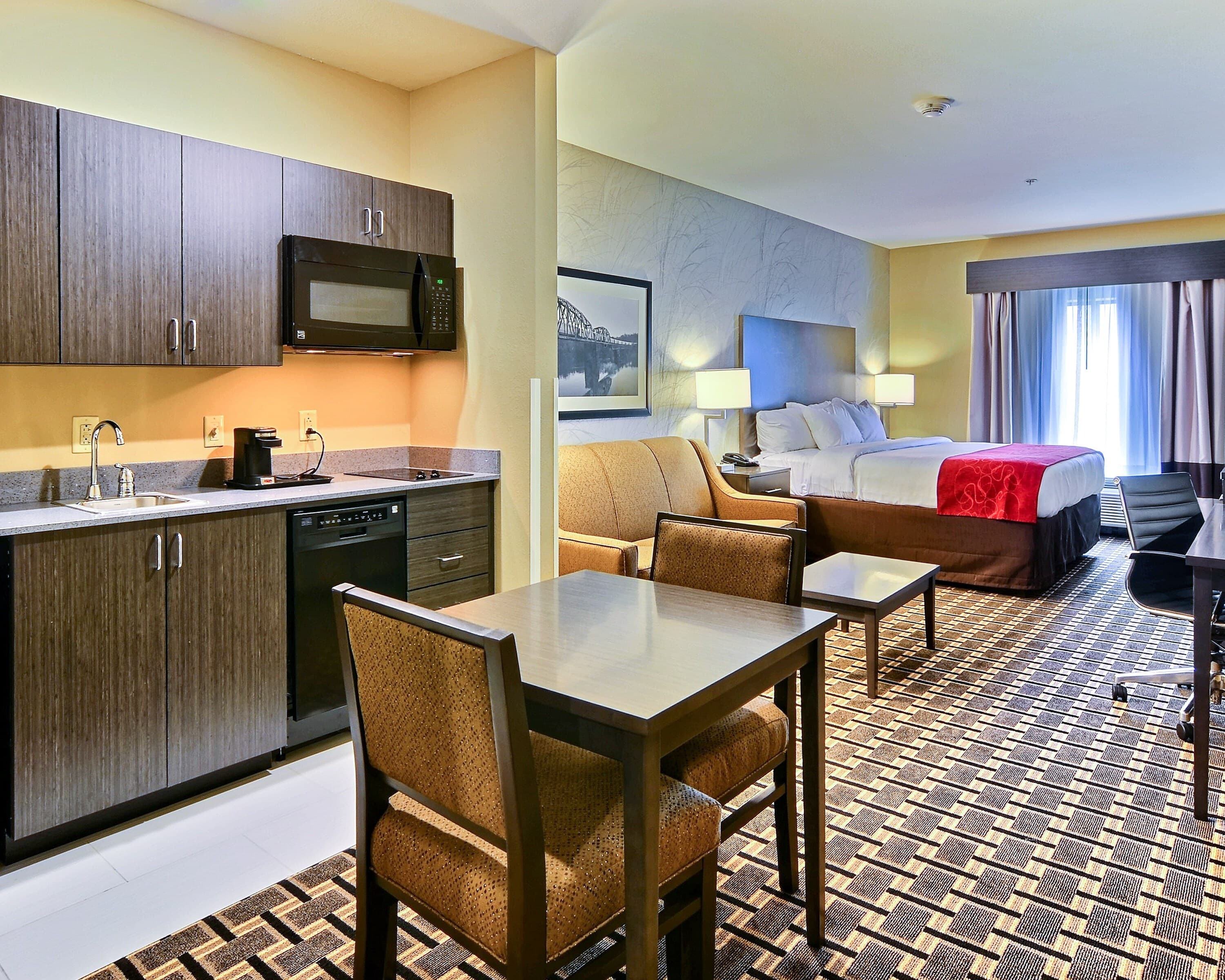 Comfort Suites Uniontown — 13