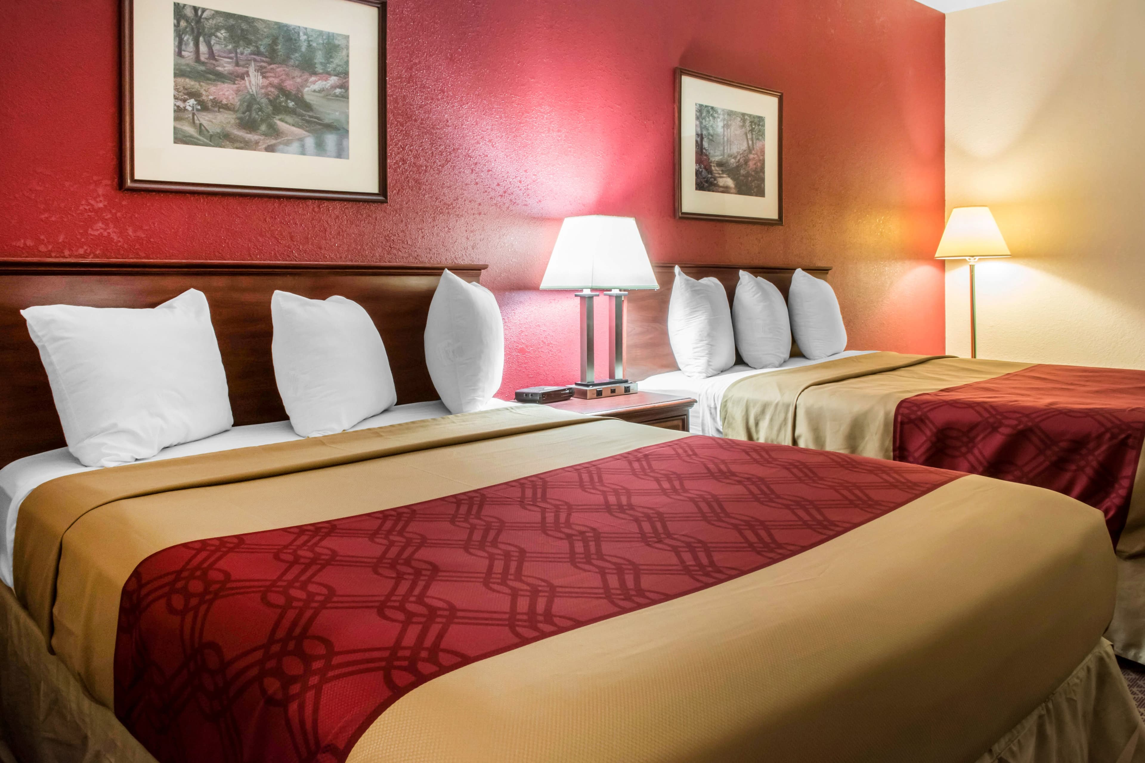 Econo Lodge Carlisle Central - Image 2