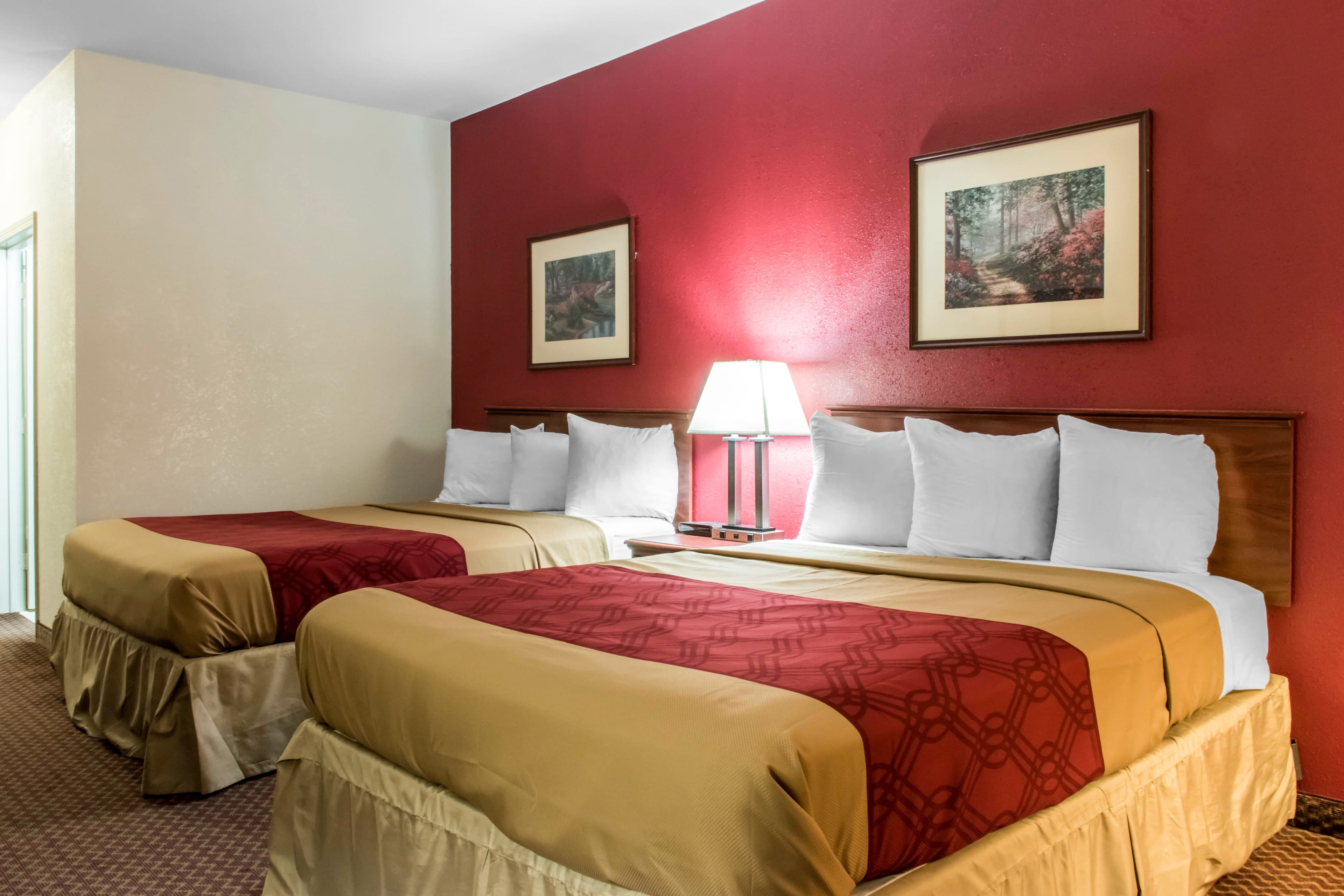 Econo Lodge Carlisle Central - Image 4