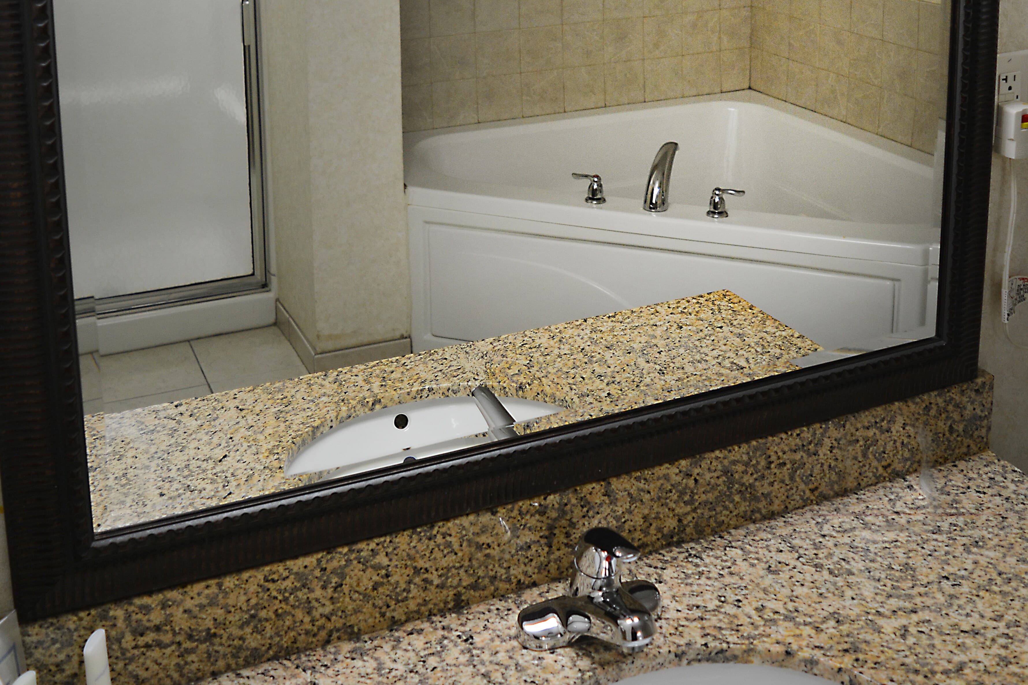 Clarion Hotel Philadelphia International Airport — 12