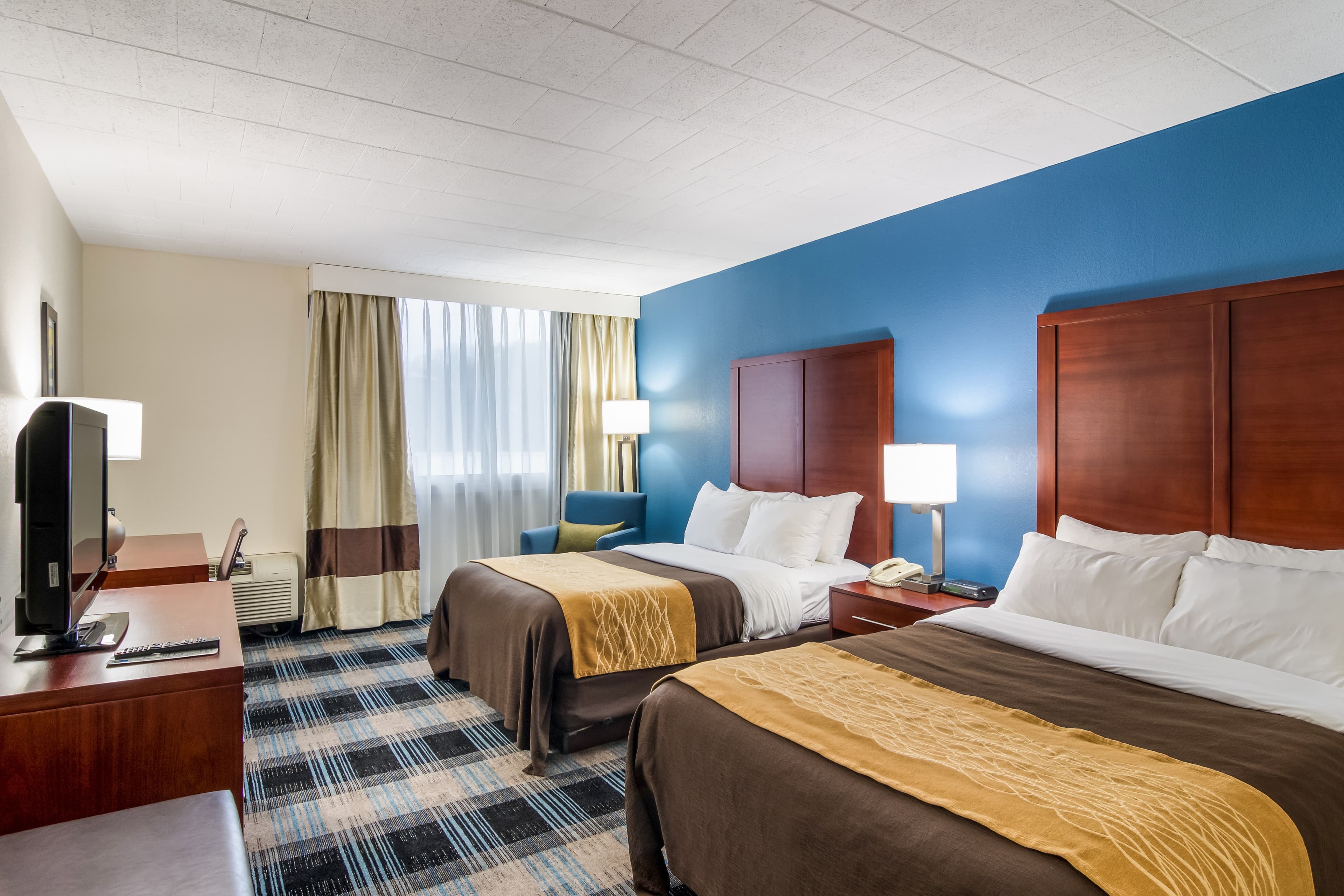 Comfort Inn & Suites Pittsburgh Fox Chapel — 2