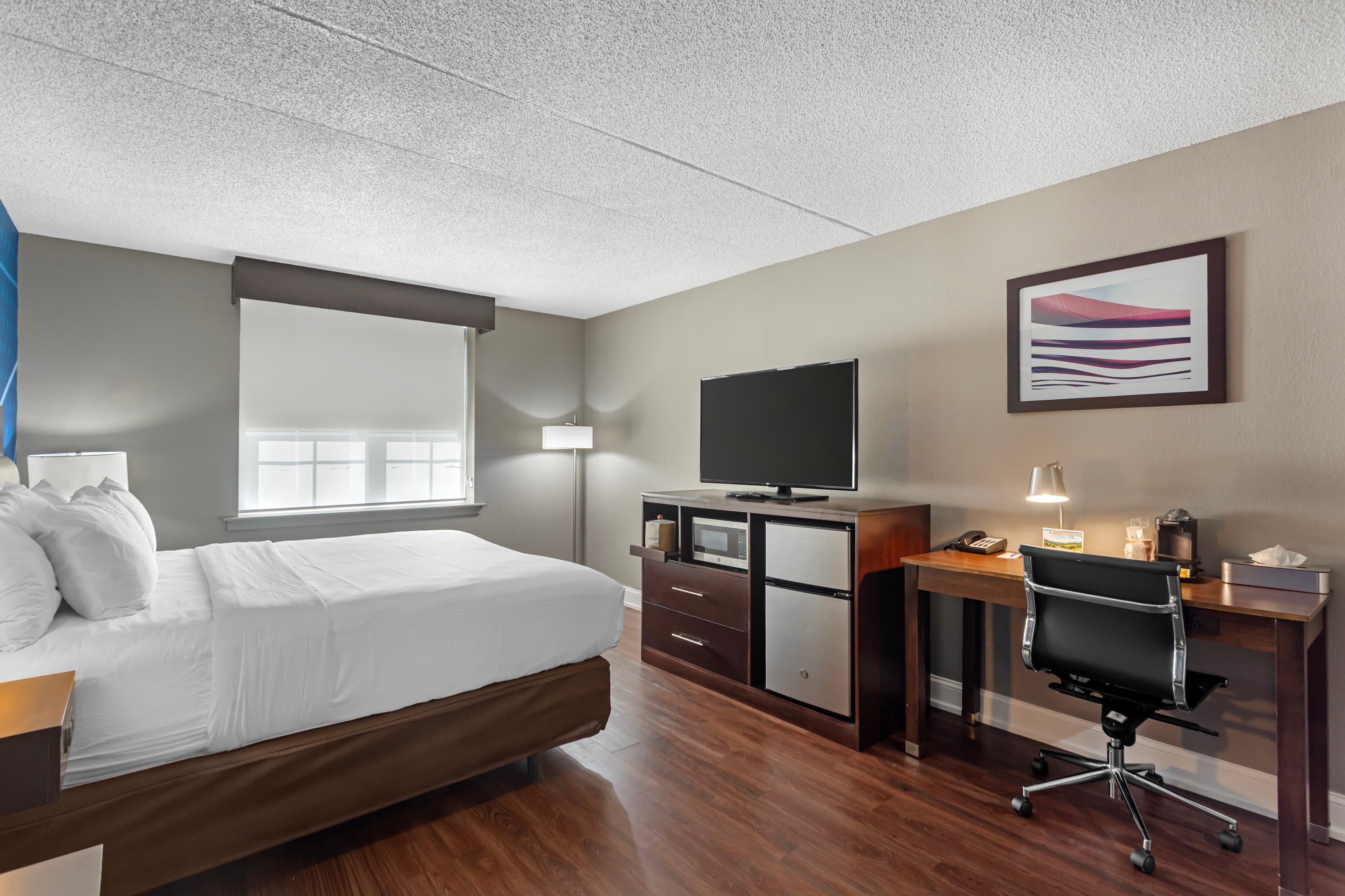 Comfort Inn & Suites Pottstown Eastern Gateway - Image 3