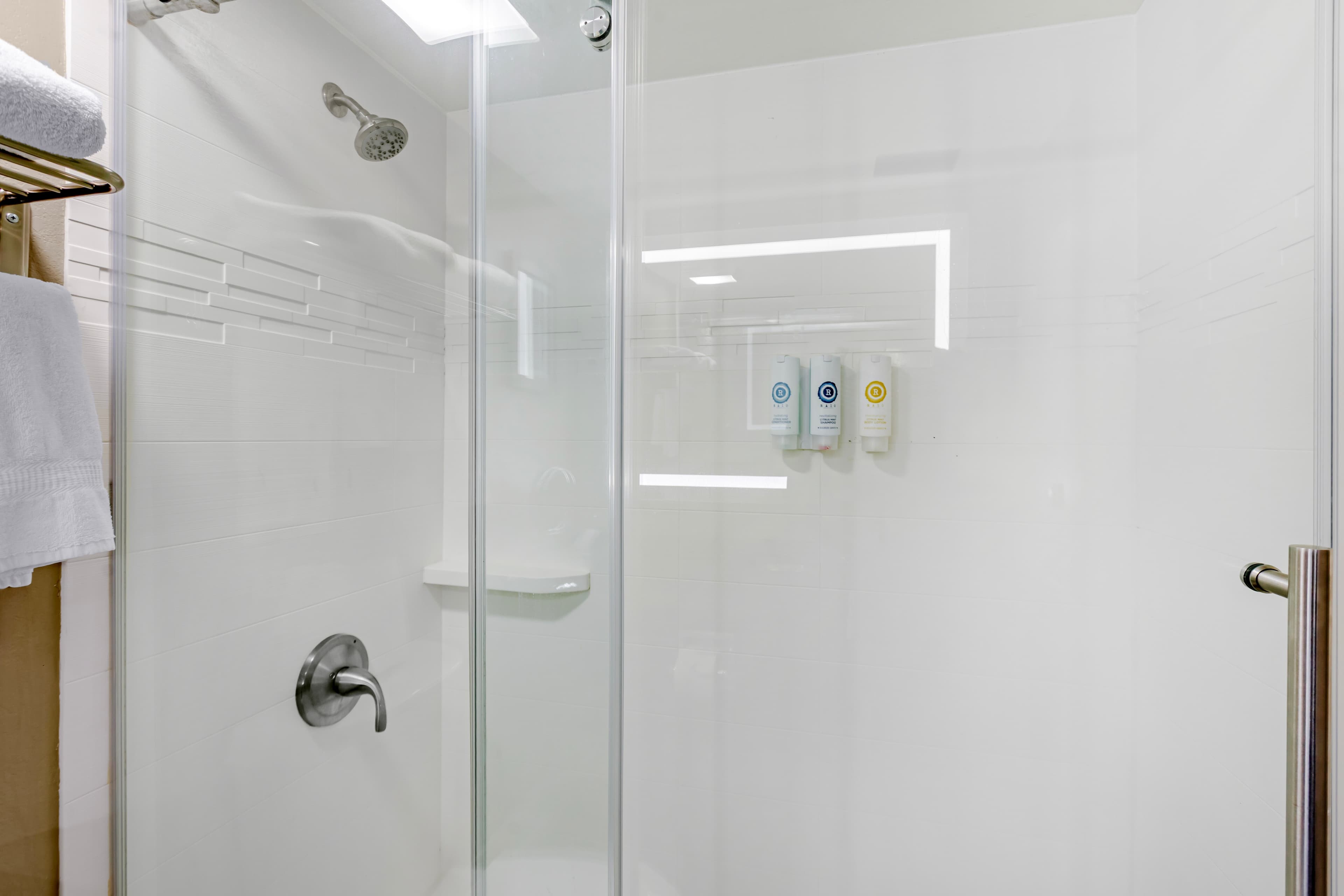 Comfort Inn & Suites Pottstown Eastern Gateway — 8